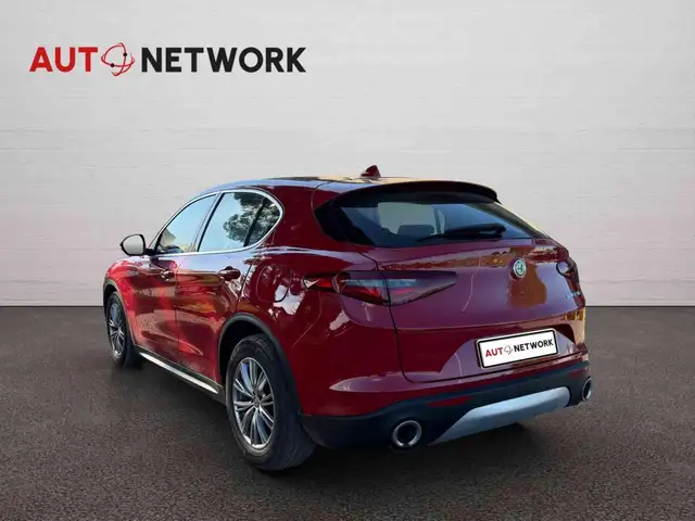 Alfa Romeo Stelvio view 3