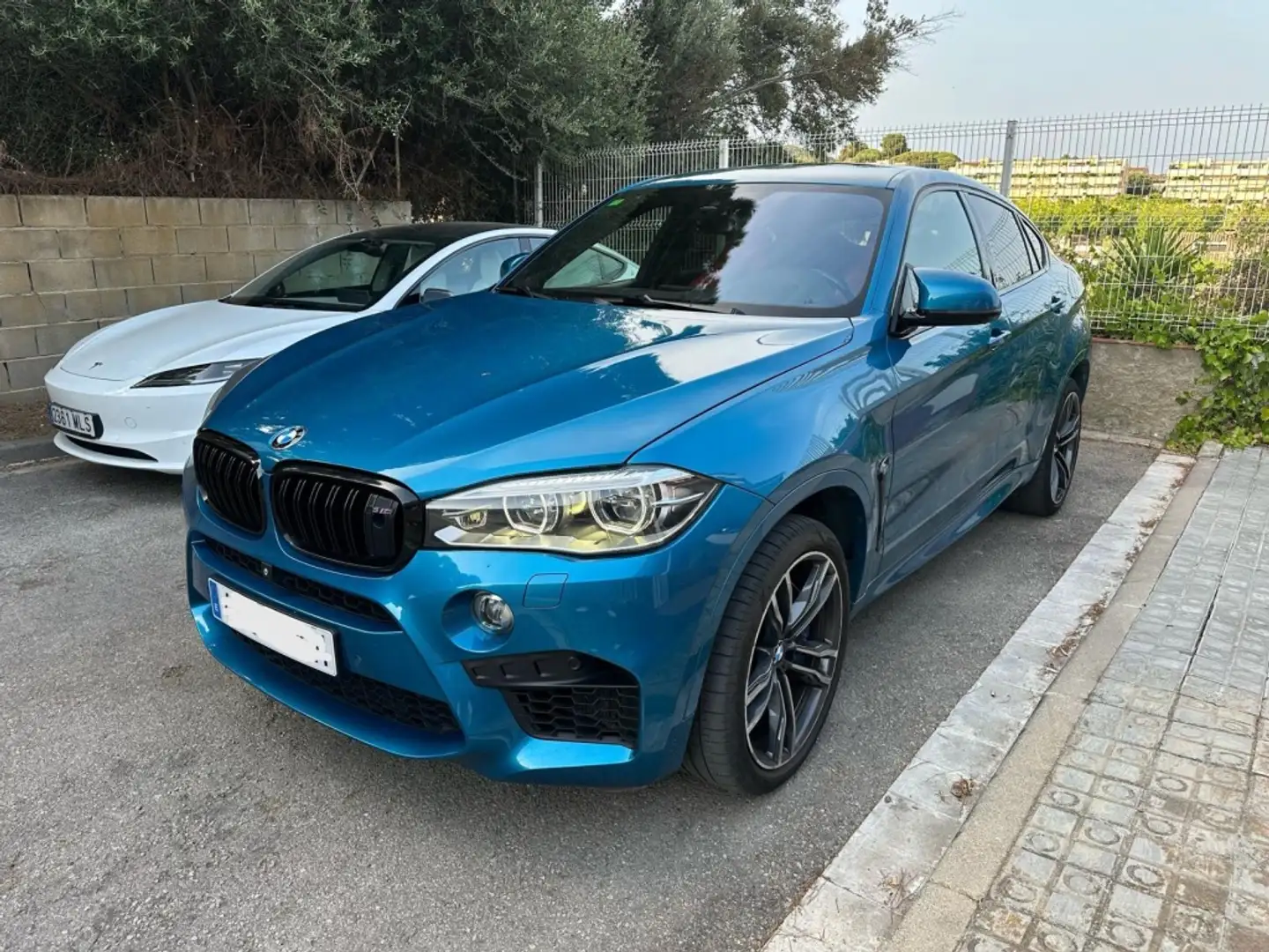 BMW X6 M MA Bleu - 2