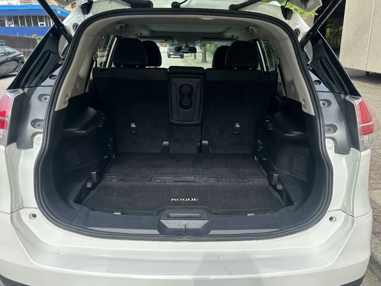 Nissan Rogue снимка Nissan Rogue
