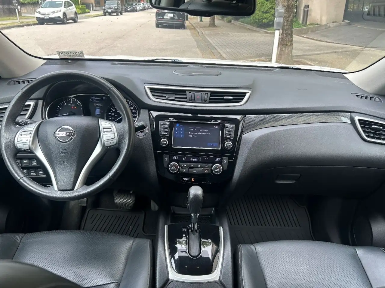Nissan Rogue снимка Nissan Rogue