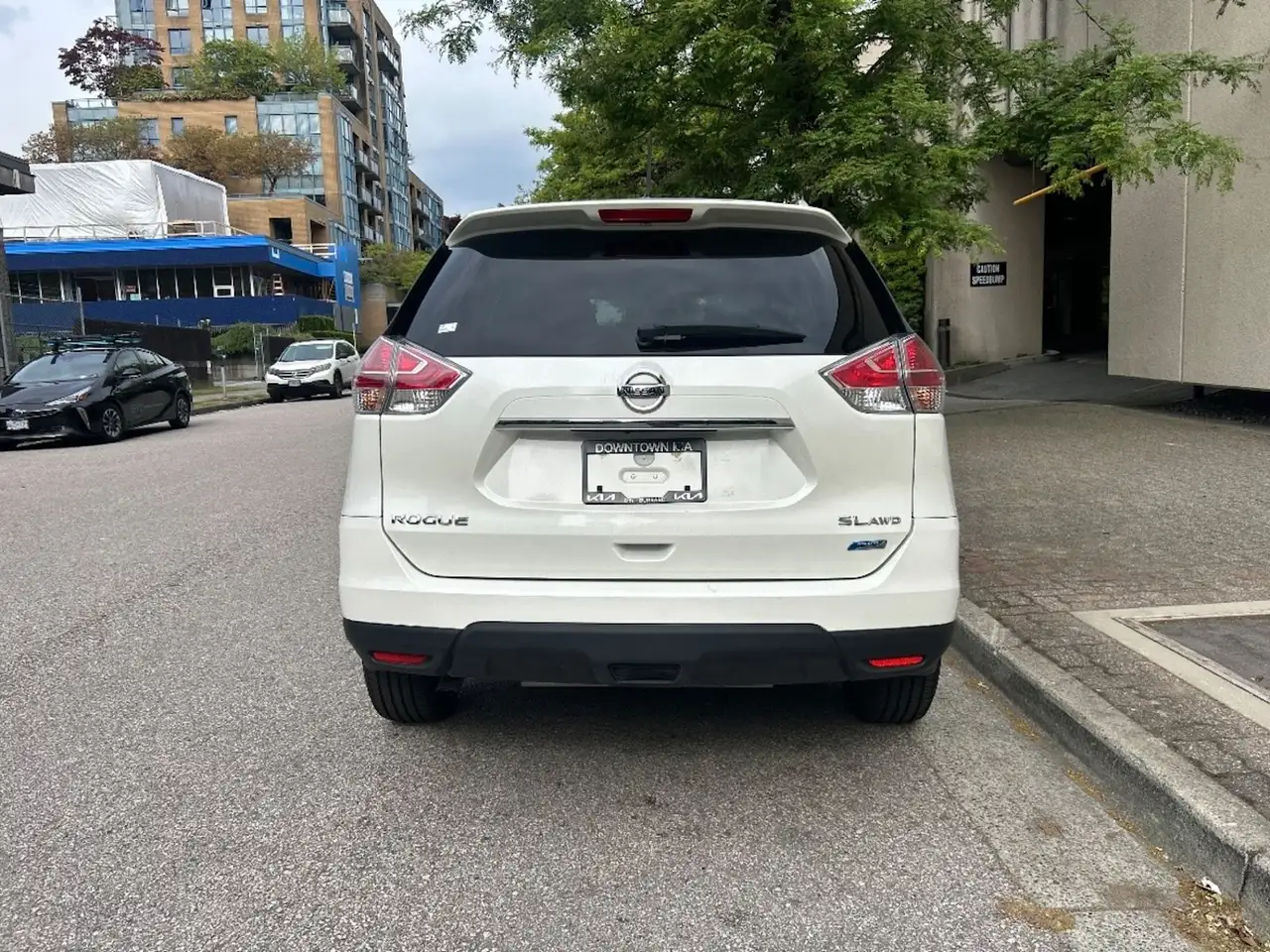 Nissan Rogue снимка Nissan Rogue