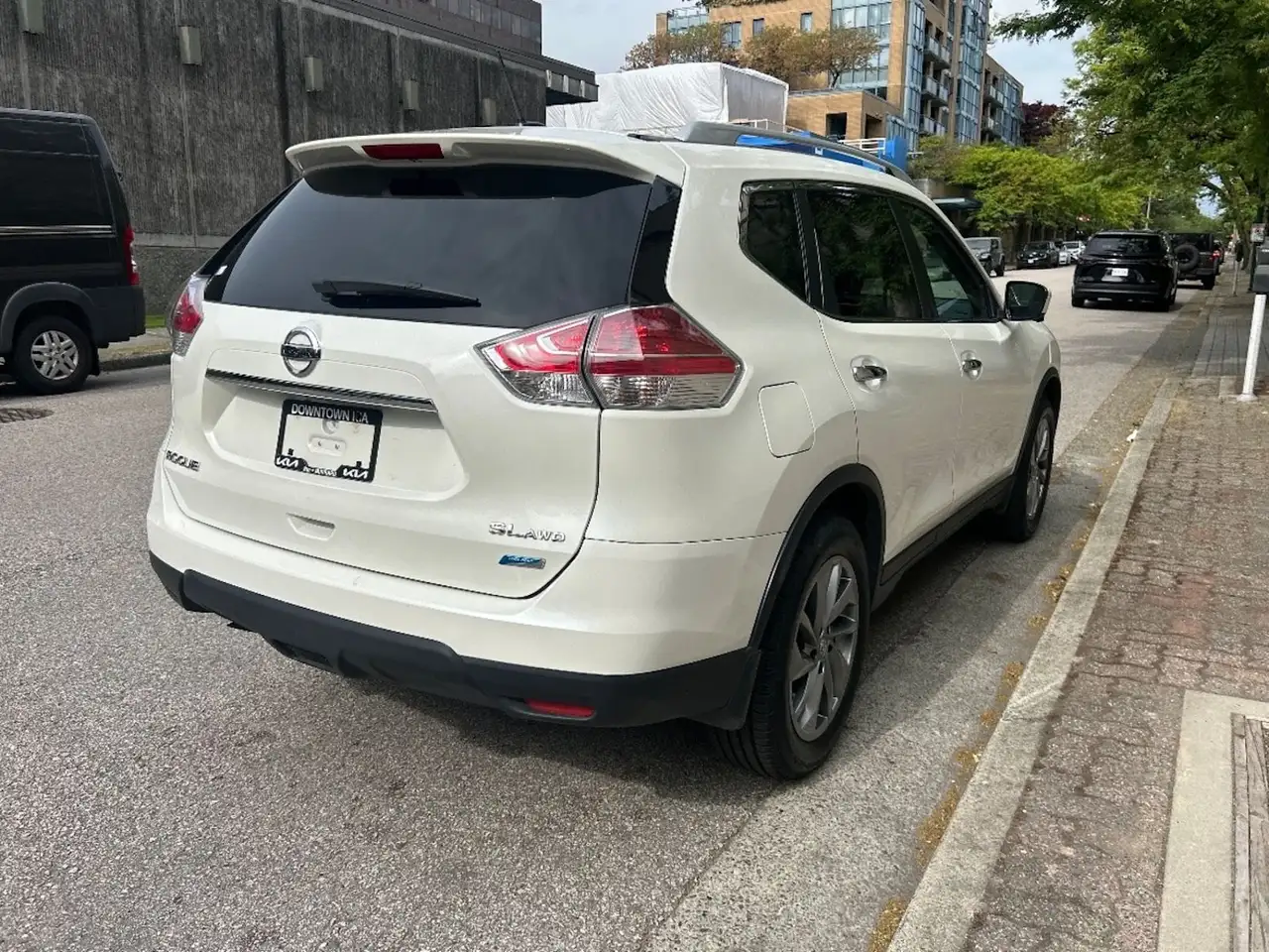 Nissan Rogue снимка Nissan Rogue