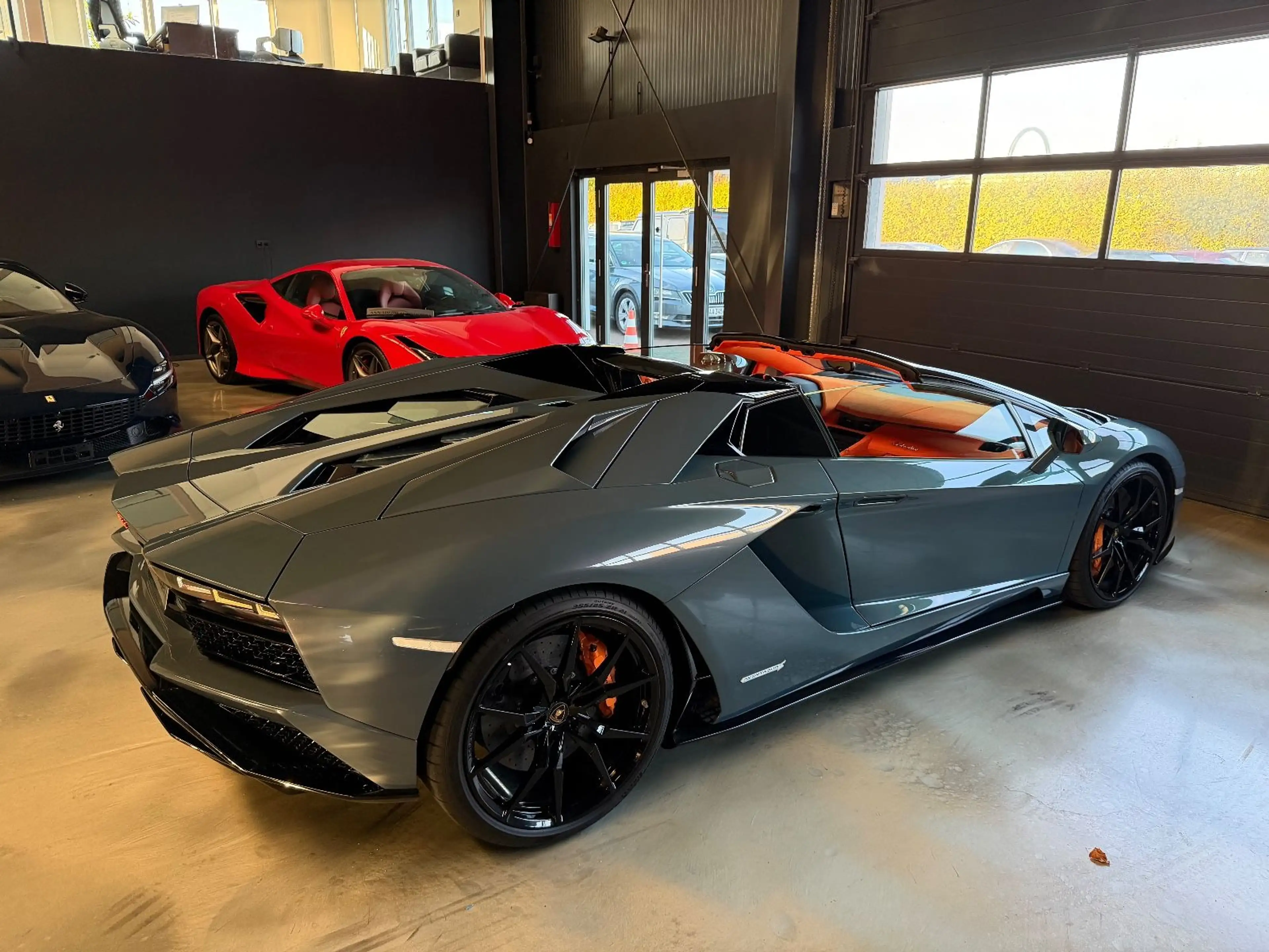 Lamborghini Aventador S Roadster SPECIAL COLOR/ONE OF ONE — photo 3