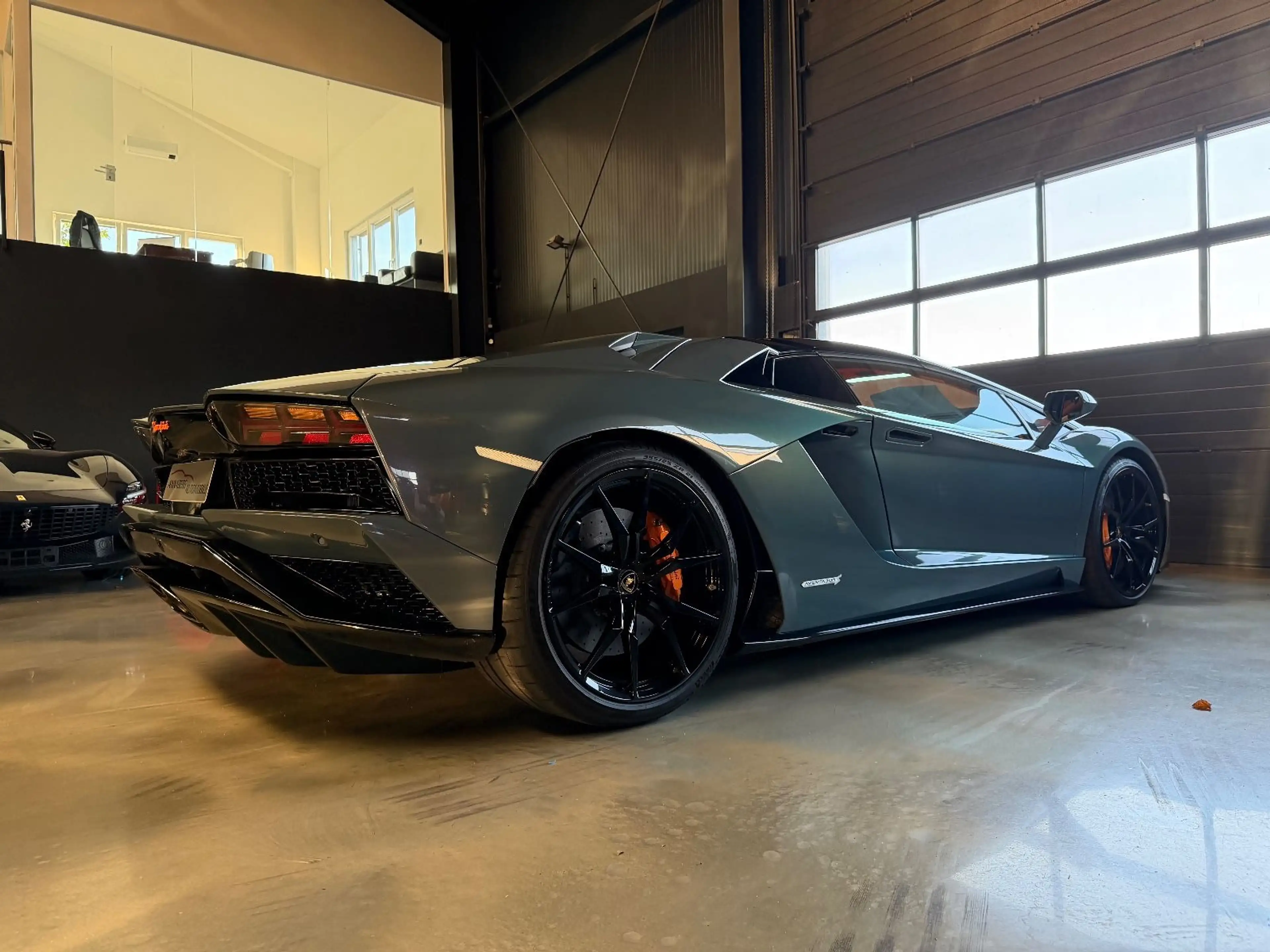 Lamborghini Aventador S Roadster SPECIAL COLOR/ONE OF ONE — photo 13
