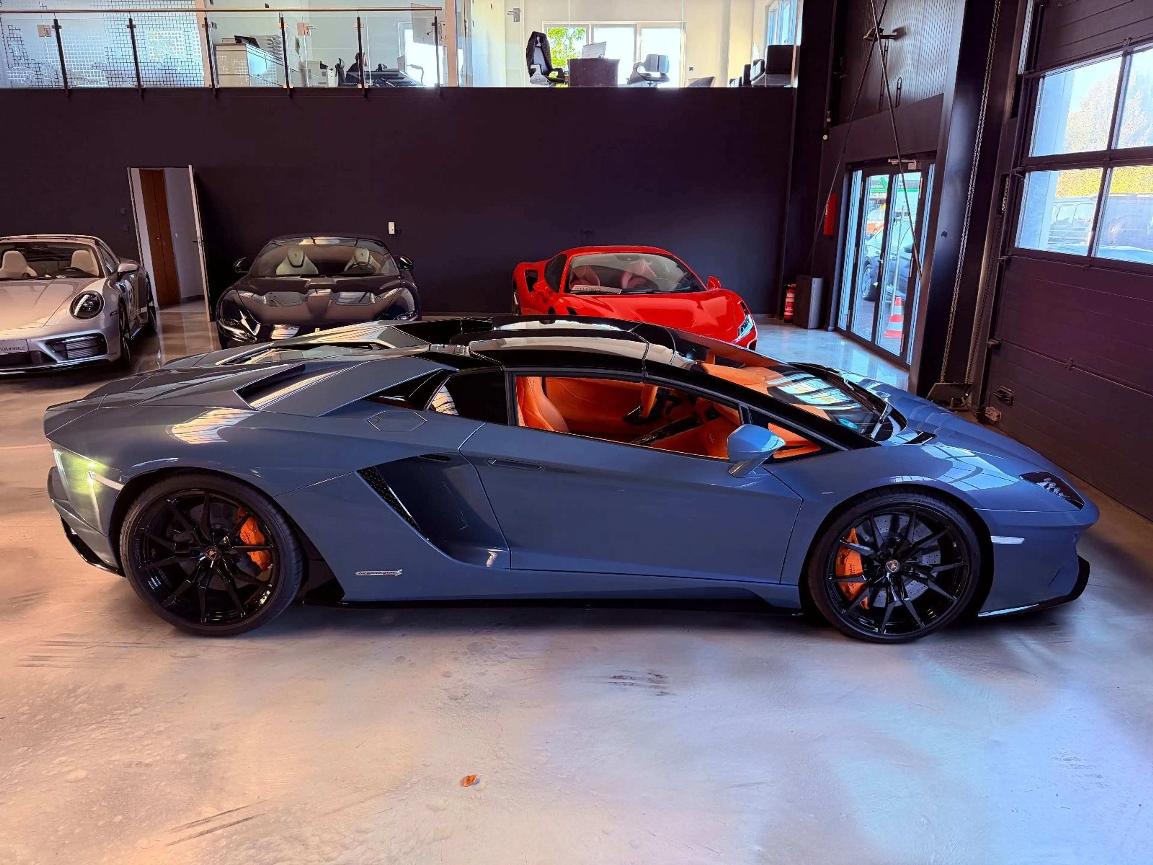 Lamborghini Aventador S Roadster SPECIAL COLOR/ONE OF ONE — photo 6