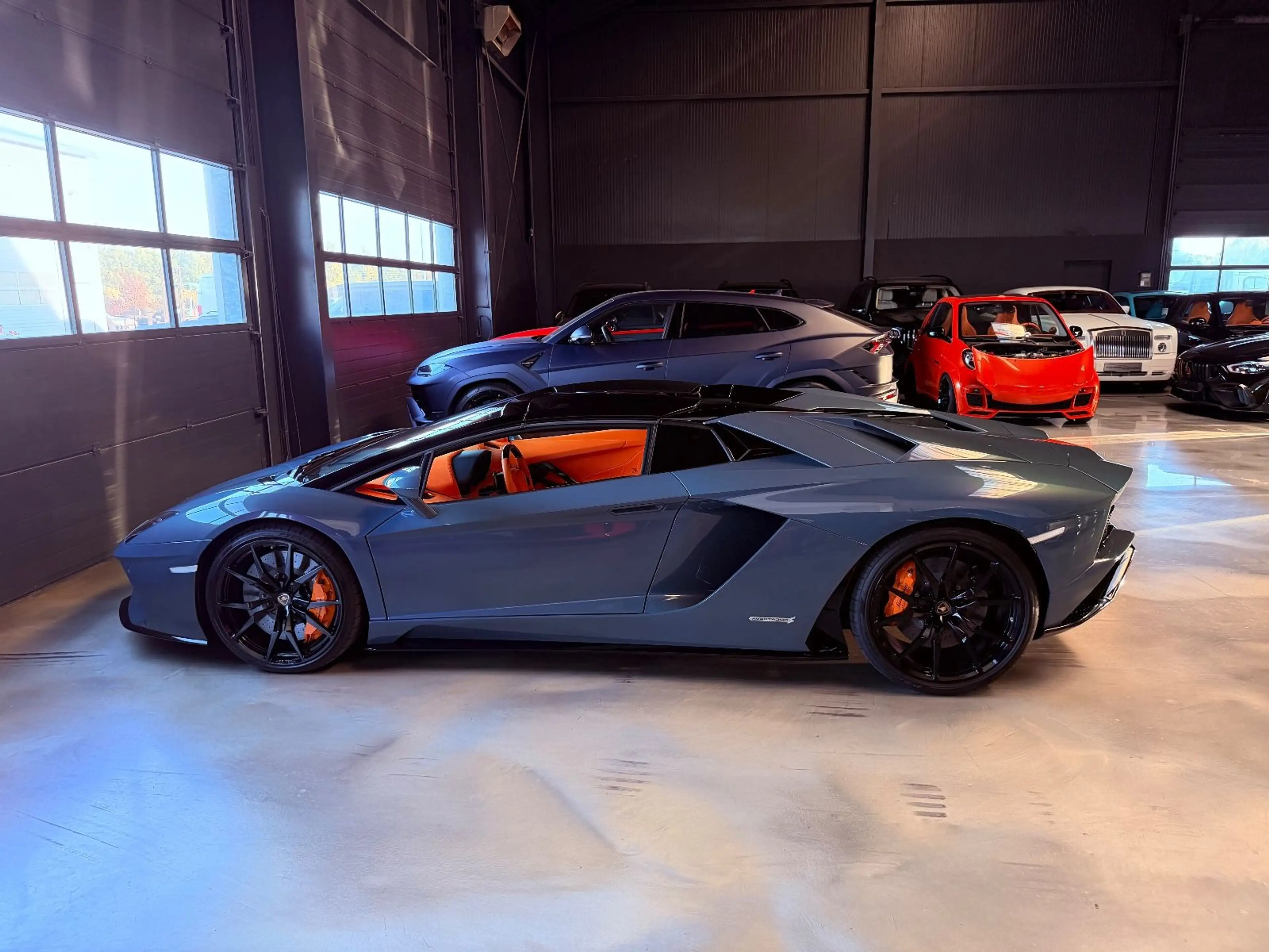 Lamborghini Aventador S Roadster SPECIAL COLOR/ONE OF ONE — photo 7