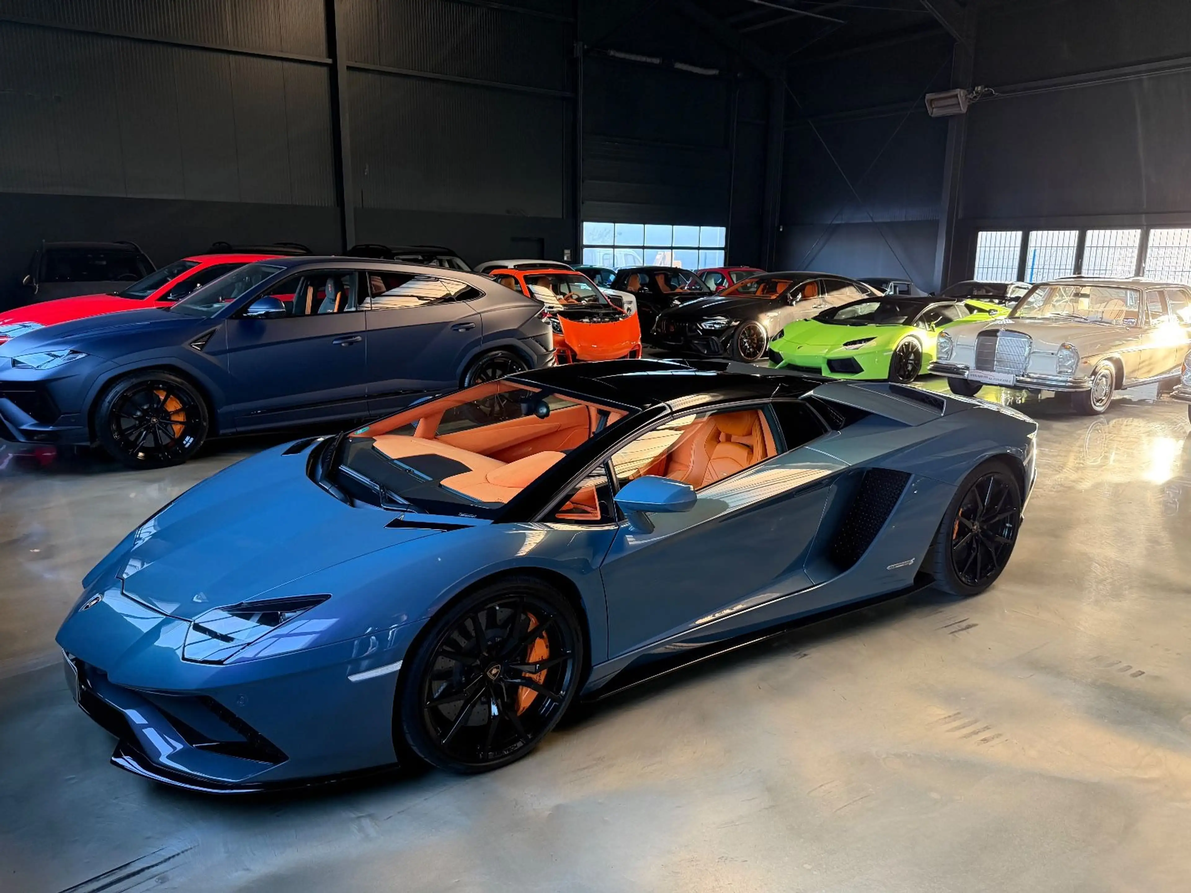Lamborghini Aventador S Roadster SPECIAL COLOR/ONE OF ONE — photo 8