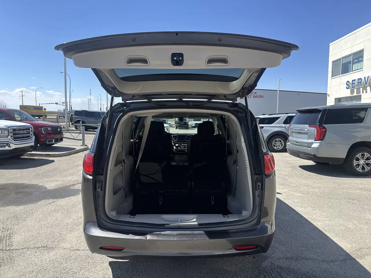 Chrysler Grand Caravan снимка Chrysler Grand Caravan