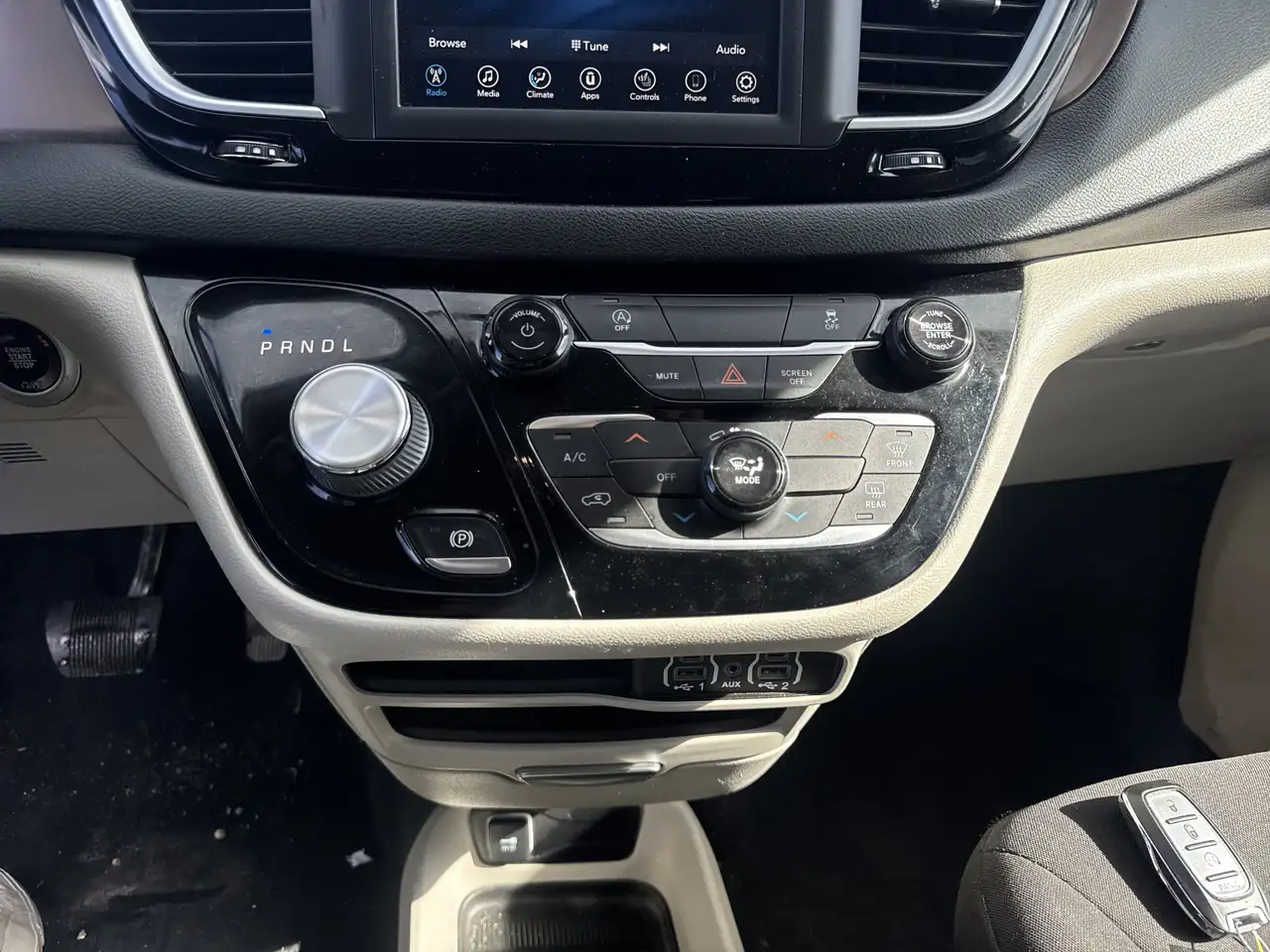 Chrysler Grand Caravan снимка Chrysler Grand Caravan