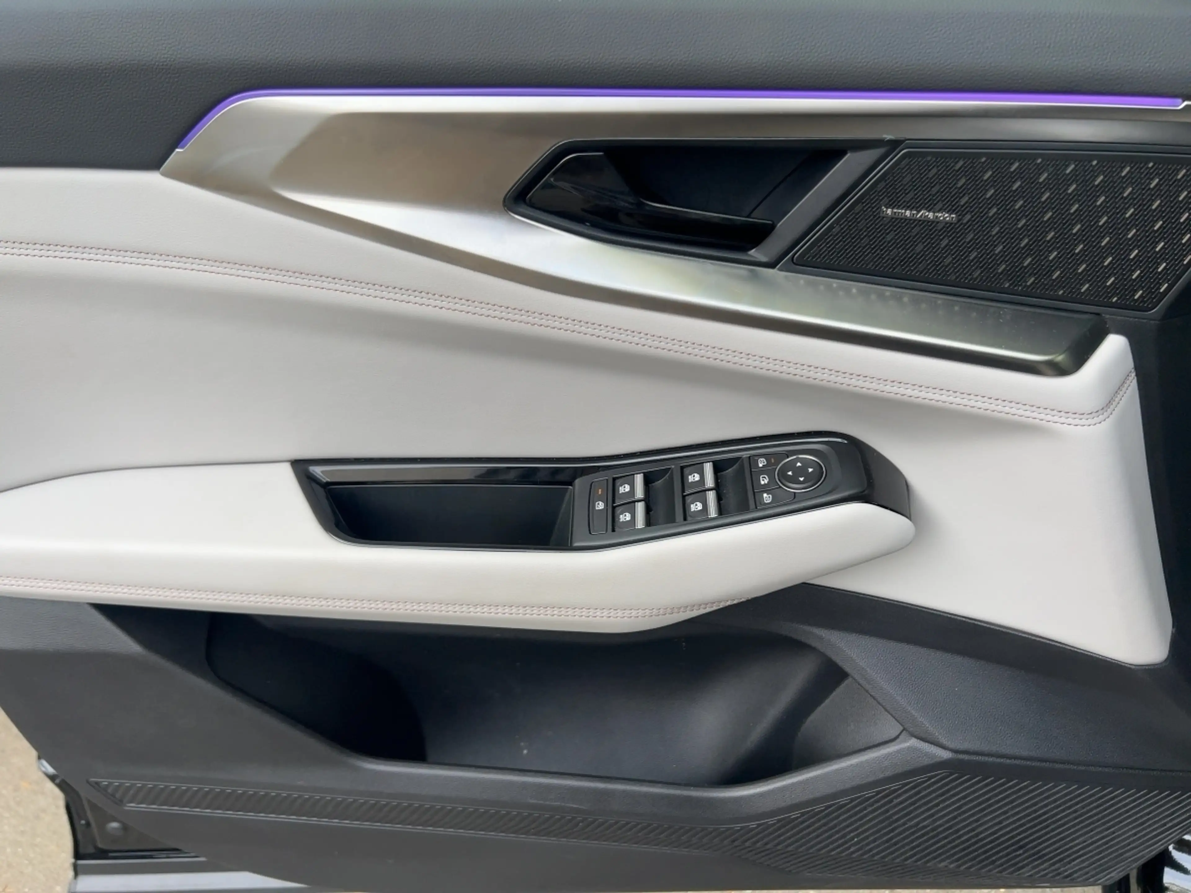 Renault Espace 6 Iconic E-Tech Full Hybrid 200 SHZ PDC BT — photo 20
