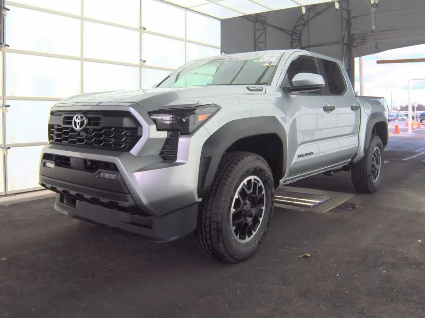 Toyota Tacoma TRD Off Road Hybrid 4x4 iForce Max Silber - 1