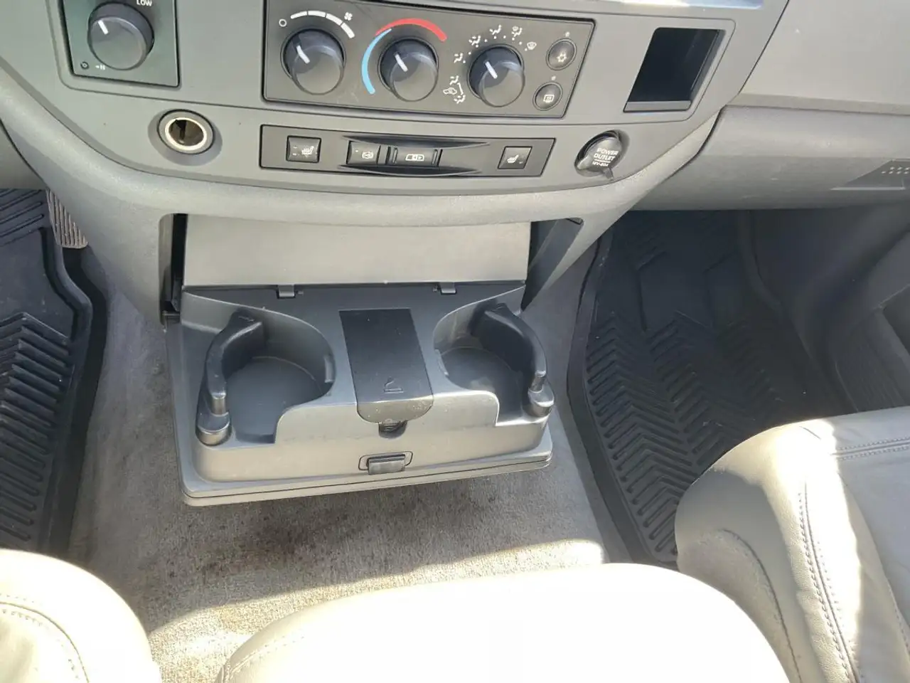 Dodge RAM снимка Dodge RAM