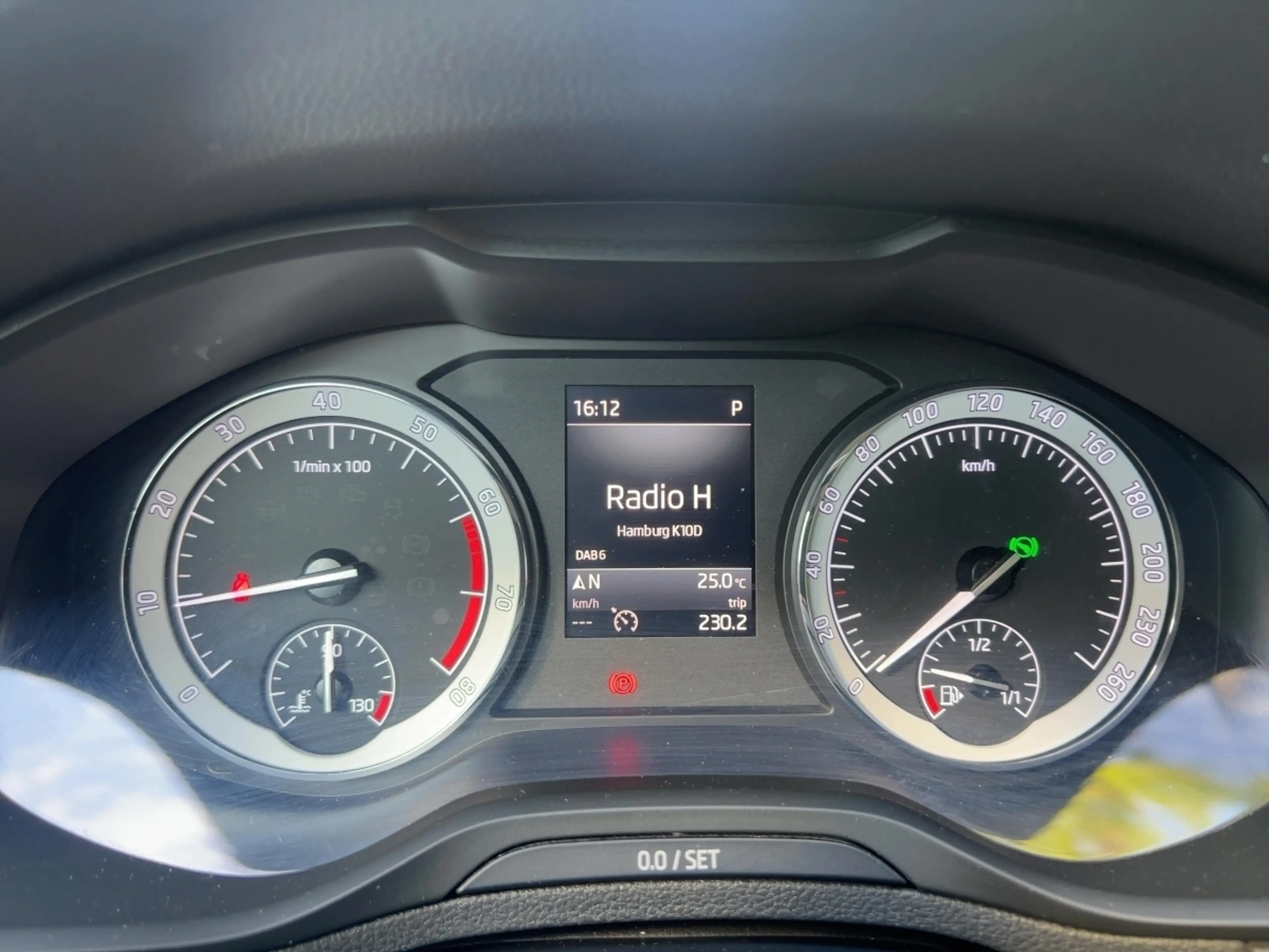 Skoda Karoq 1.5 TSI ACT Style Automatik AHK Kamera — photo 13
