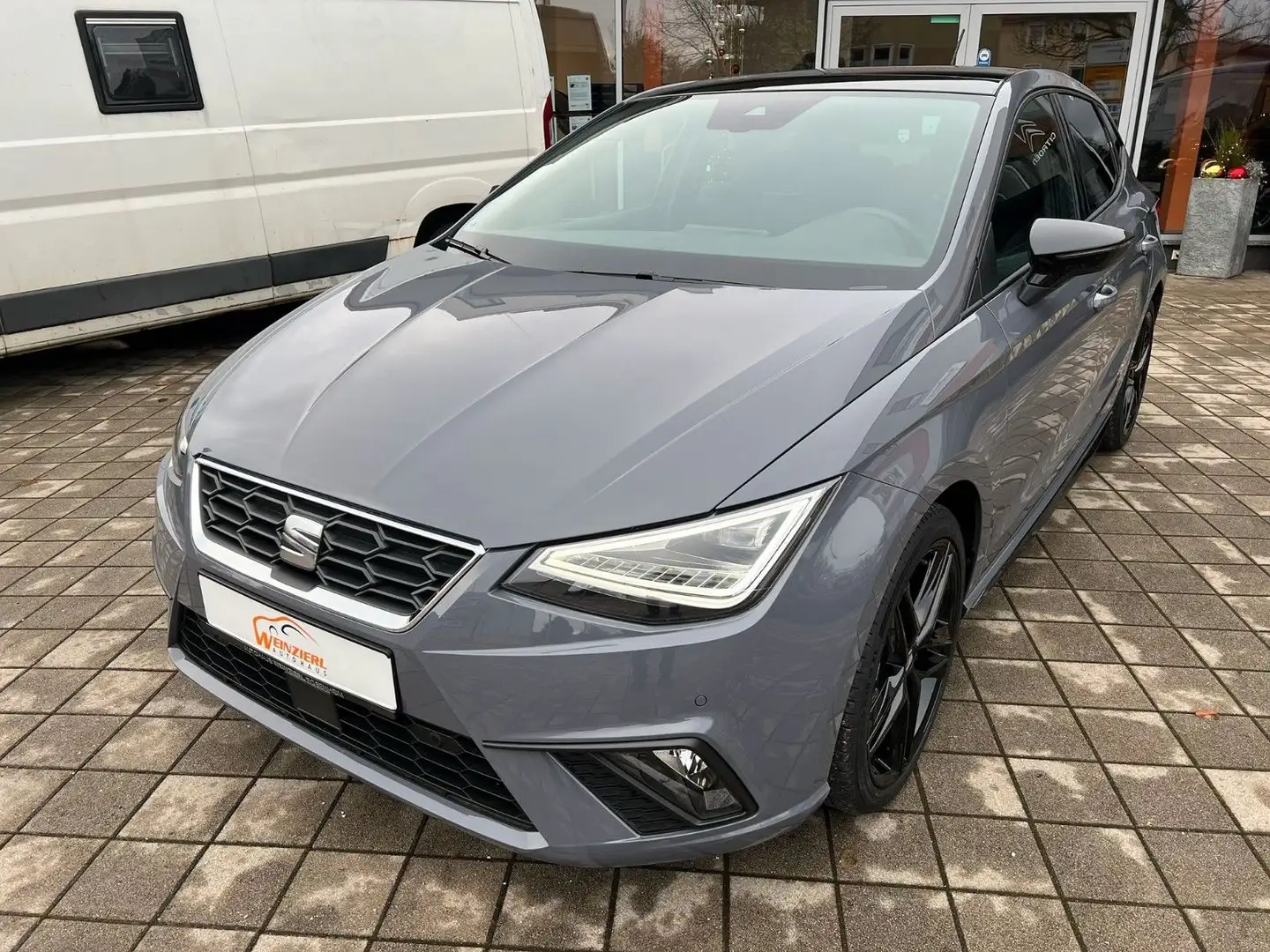 SEAT Ibiza 1.5 TSI 150PS FR DSG Grau - 1