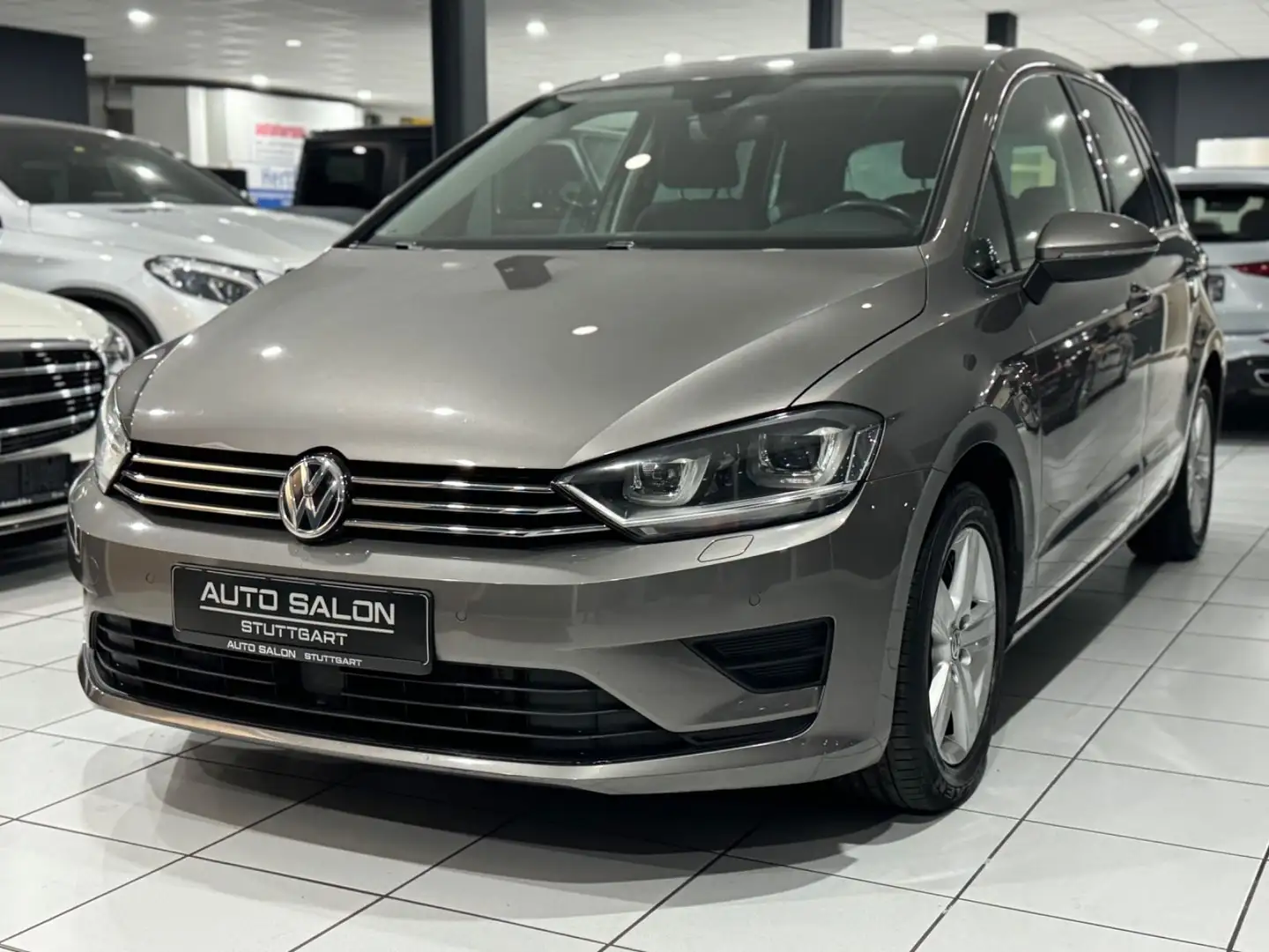 Volkswagen Golf Sportsvan VII Highline*DSG*LED*AHK*TEMP*NAV Grijs - 1