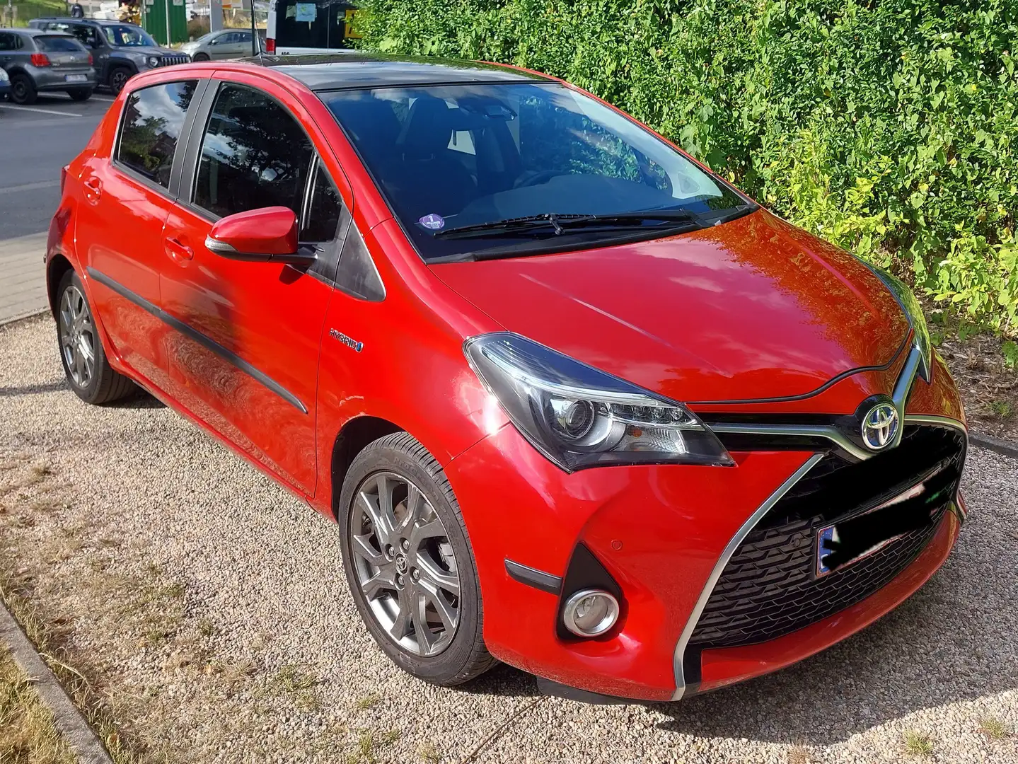 Toyota Yaris Yaris 1.5i VVT-i Hybrid Comfort E-CVT Rouge - 1