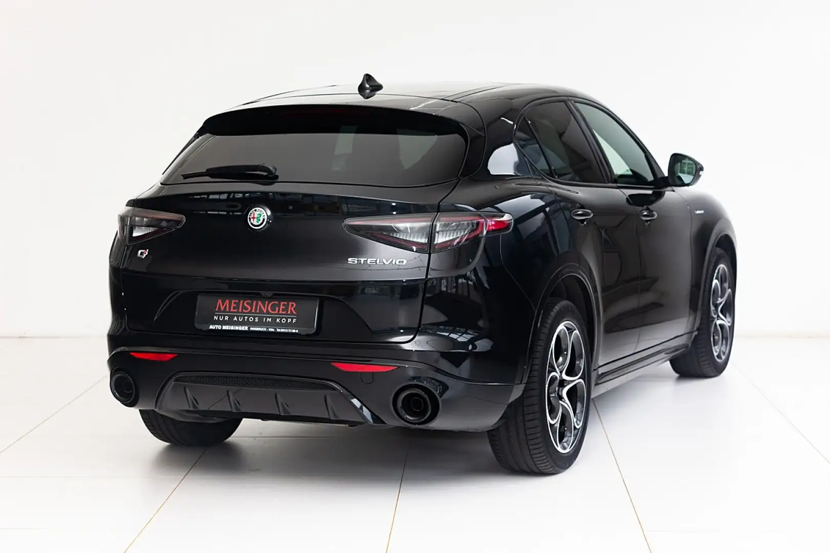 Alfa Romeo Stelvio Veloce 2,2 16V 210 AT8 Q4 Schwarz - 2