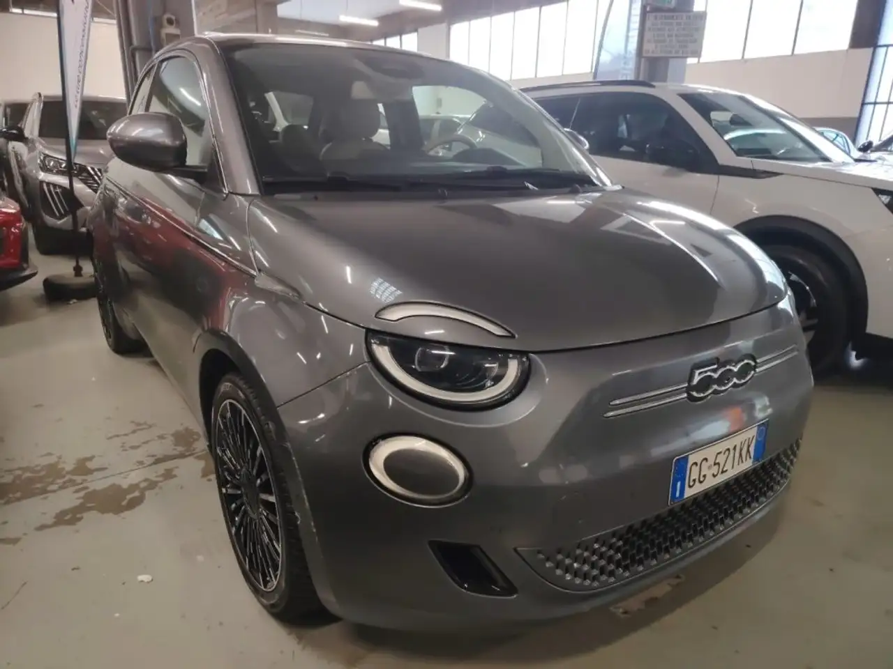 Fiat 500 E Berlina 42 kWh La Prima, миниатюра 3