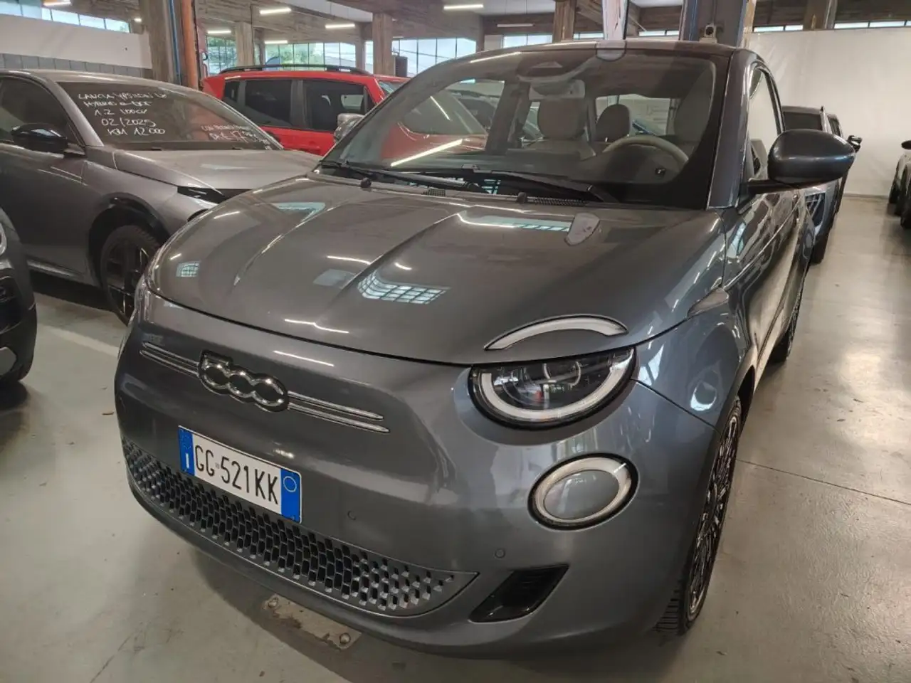 Fiat 500 E Berlina 42 kWh La Prima, миниатюра 4