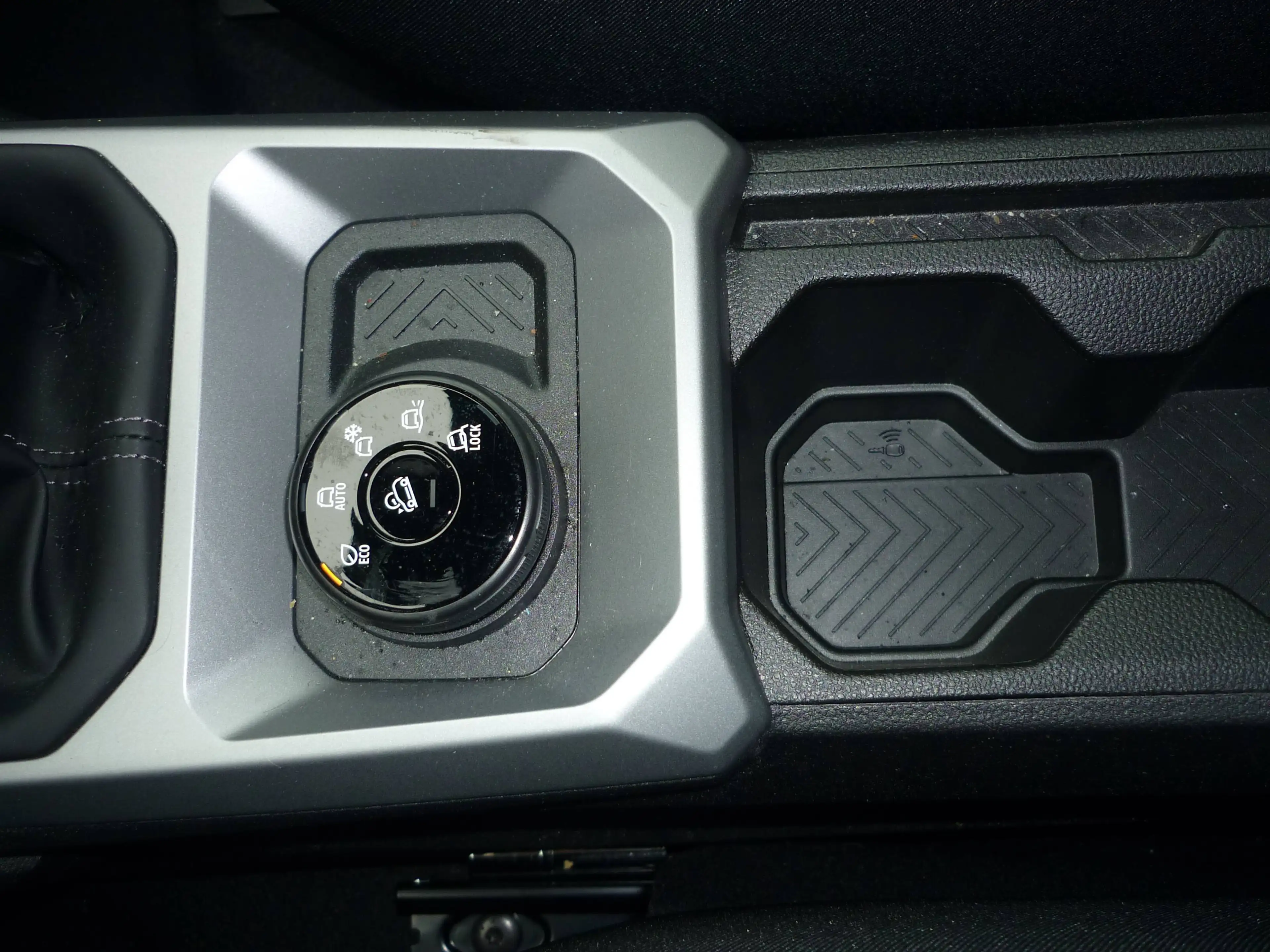 Dacia Duster Duster Journey Mild Hybrid TCE 130 ,4X4 , Navi, Sitzheizung, Kamera — photo 14