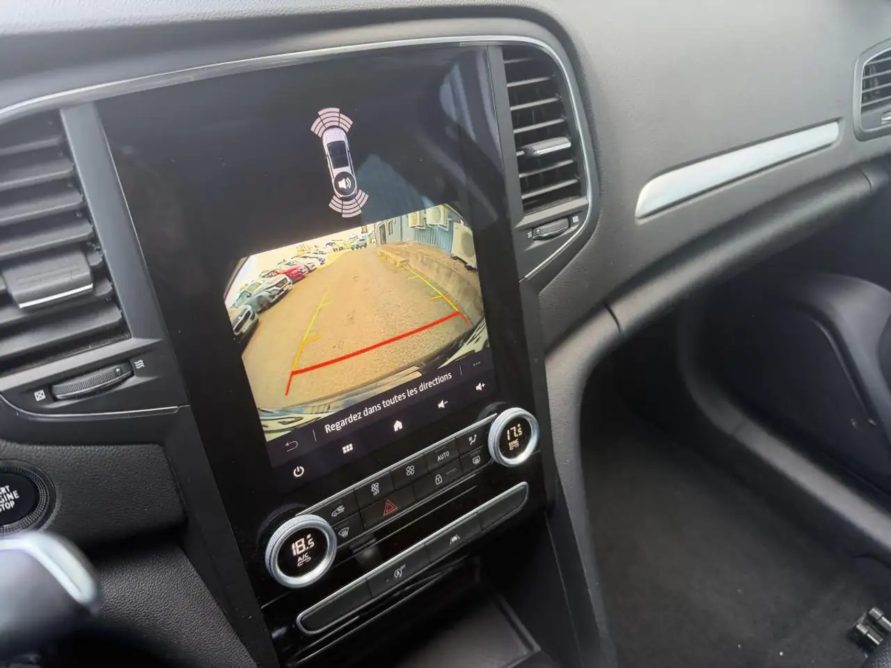 Renault Megane Berline — photo 14