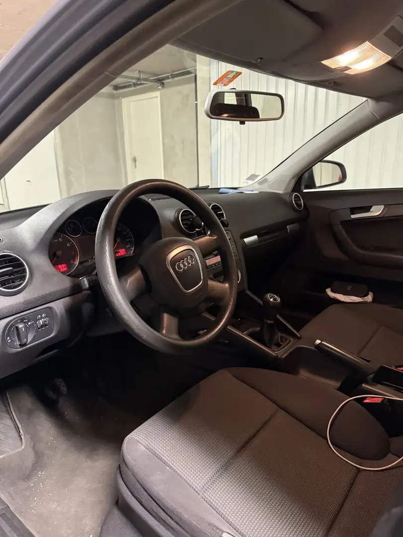 Audi A3 SportBack 1.6i Attraction - 2