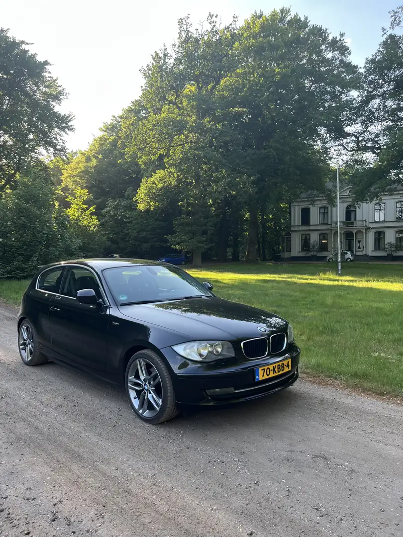 BMW 118 118i Business Line Zwart - 2