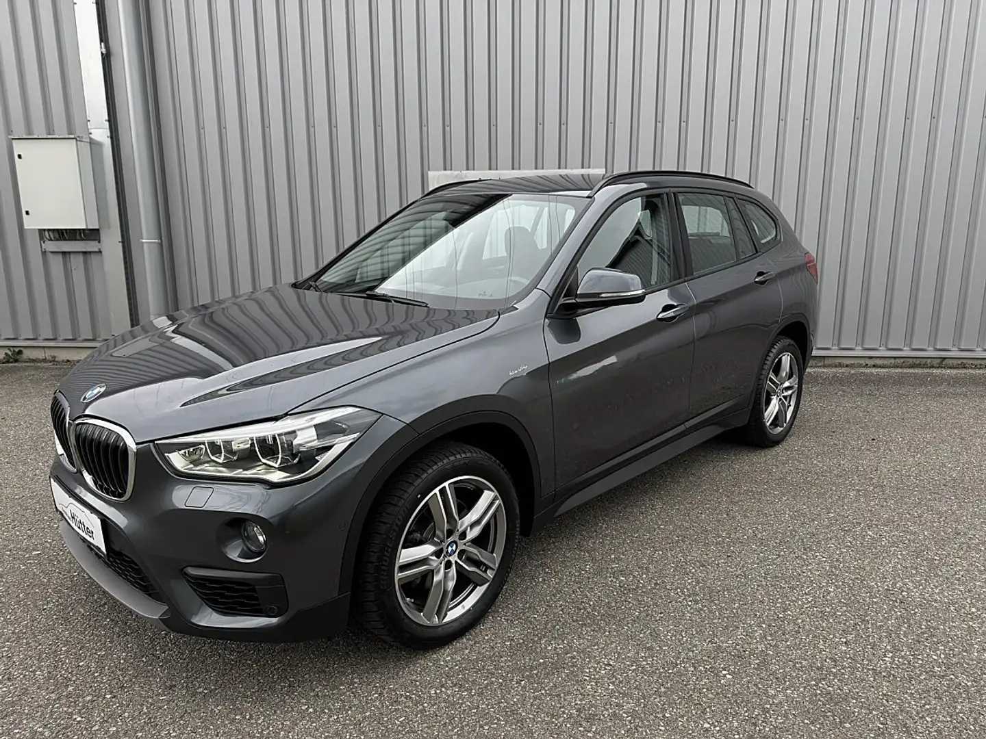 BMW X1 xDrive18d Grau - 1