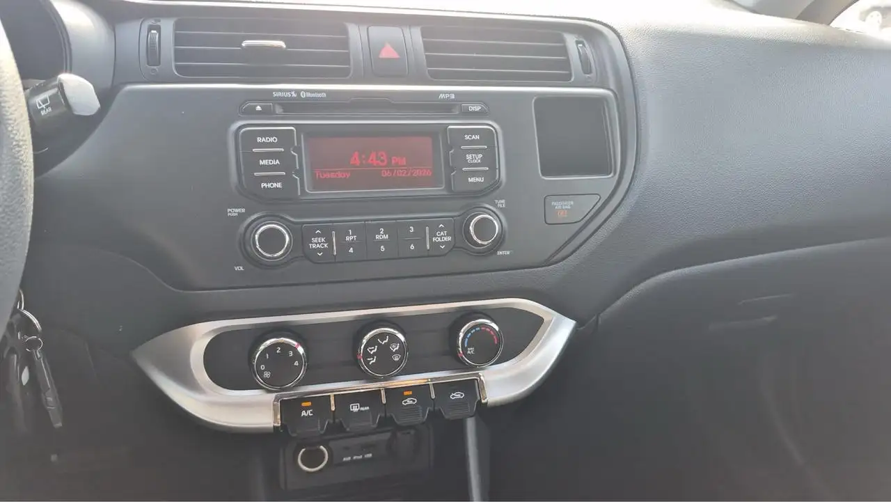 Kia Rio снимка Kia Rio