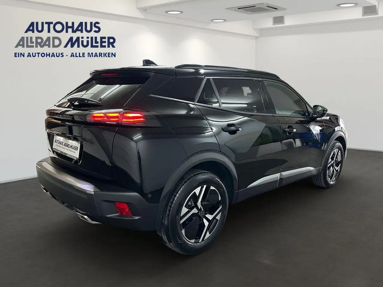 Peugeot 2008 Allure 1.2 PT 130 Automatik+ SHZ+360°CAM+ACC 25
