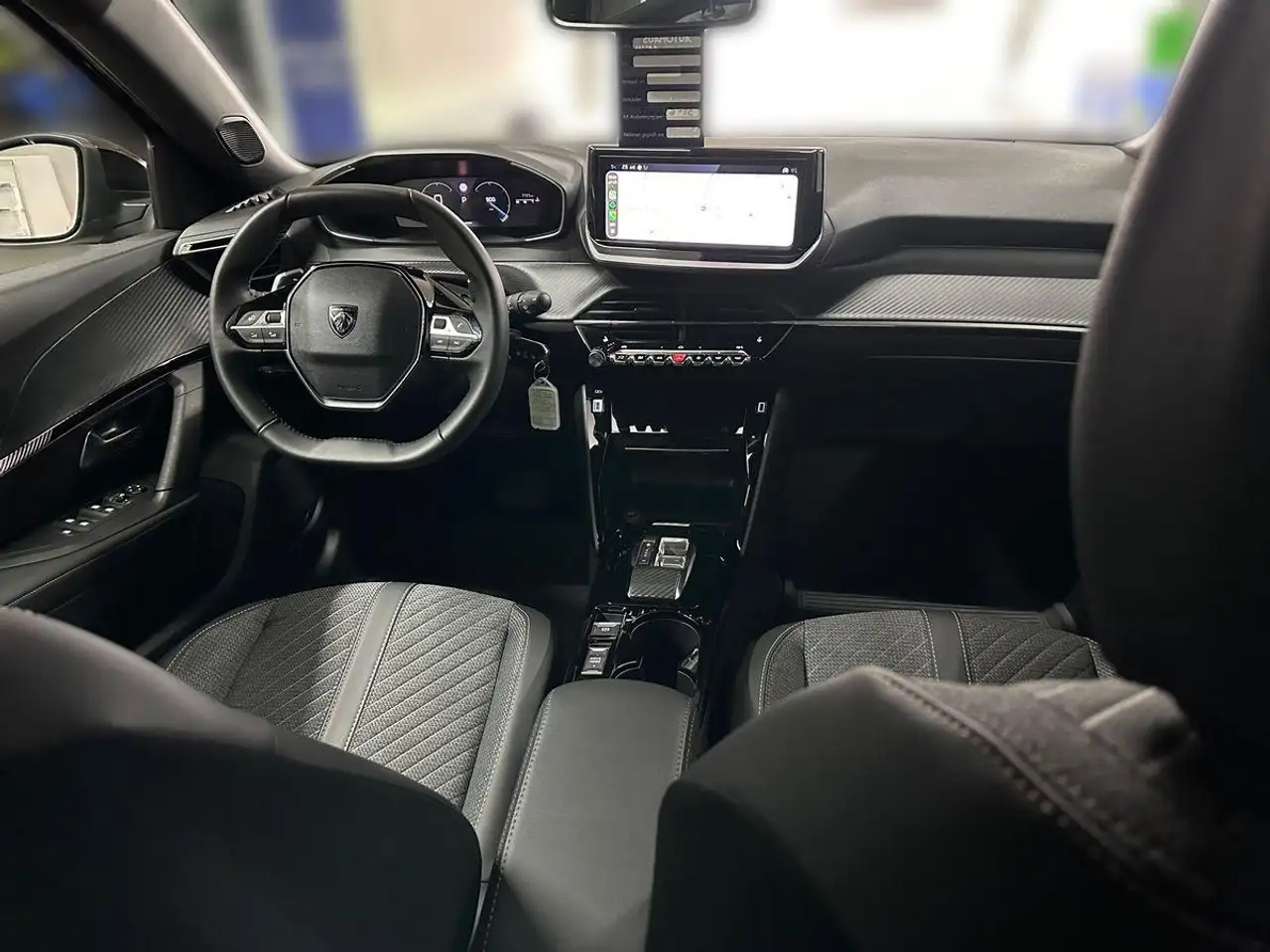 Peugeot 2008 Allure 1.2 PT 130 Automatik+ SHZ+360°CAM+ACC 10