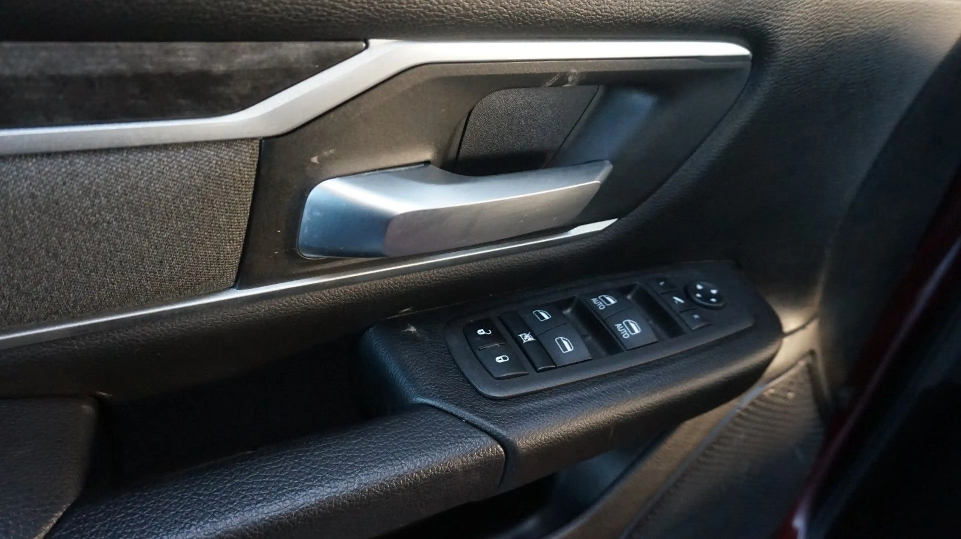 Dodge RAM 1500 HEMI V8eTorque*Crew-Cab*hoch-breit*AHK* — photo 16