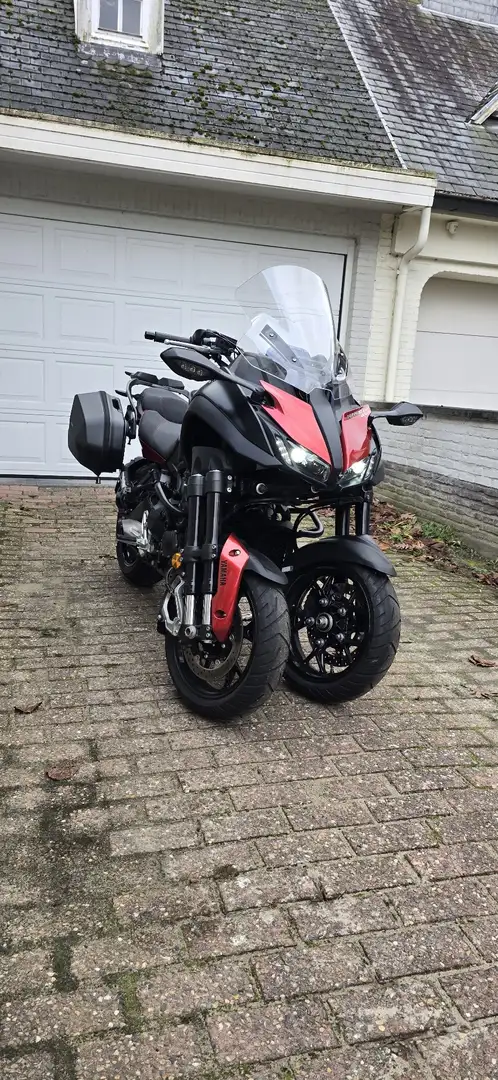 Yamaha Niken GT Rouge - 1