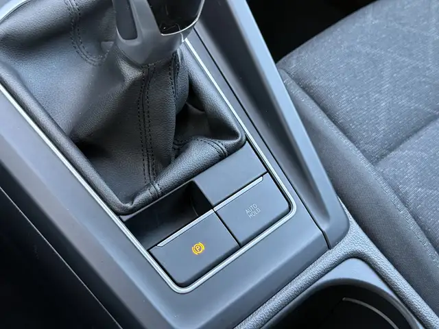 Volkswagen Golf view 28