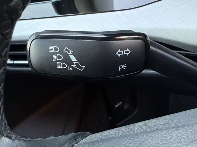 Volkswagen Golf view 9