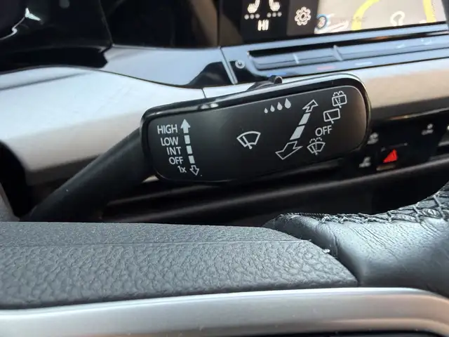 Volkswagen Golf view 14
