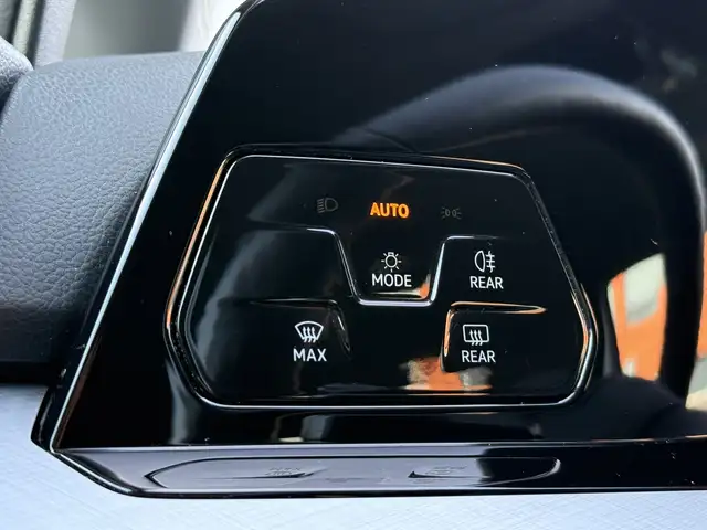 Volkswagen Golf view 8