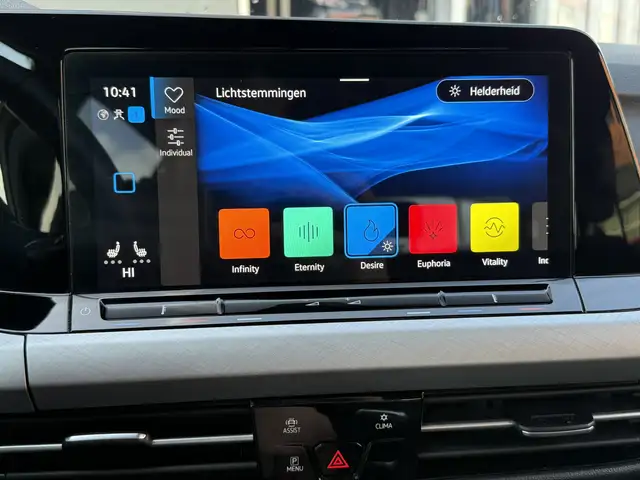 Volkswagen Golf view 21