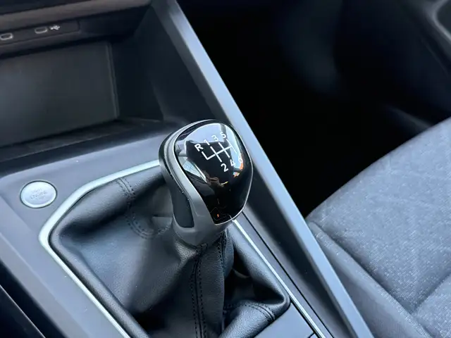 Volkswagen Golf view 27