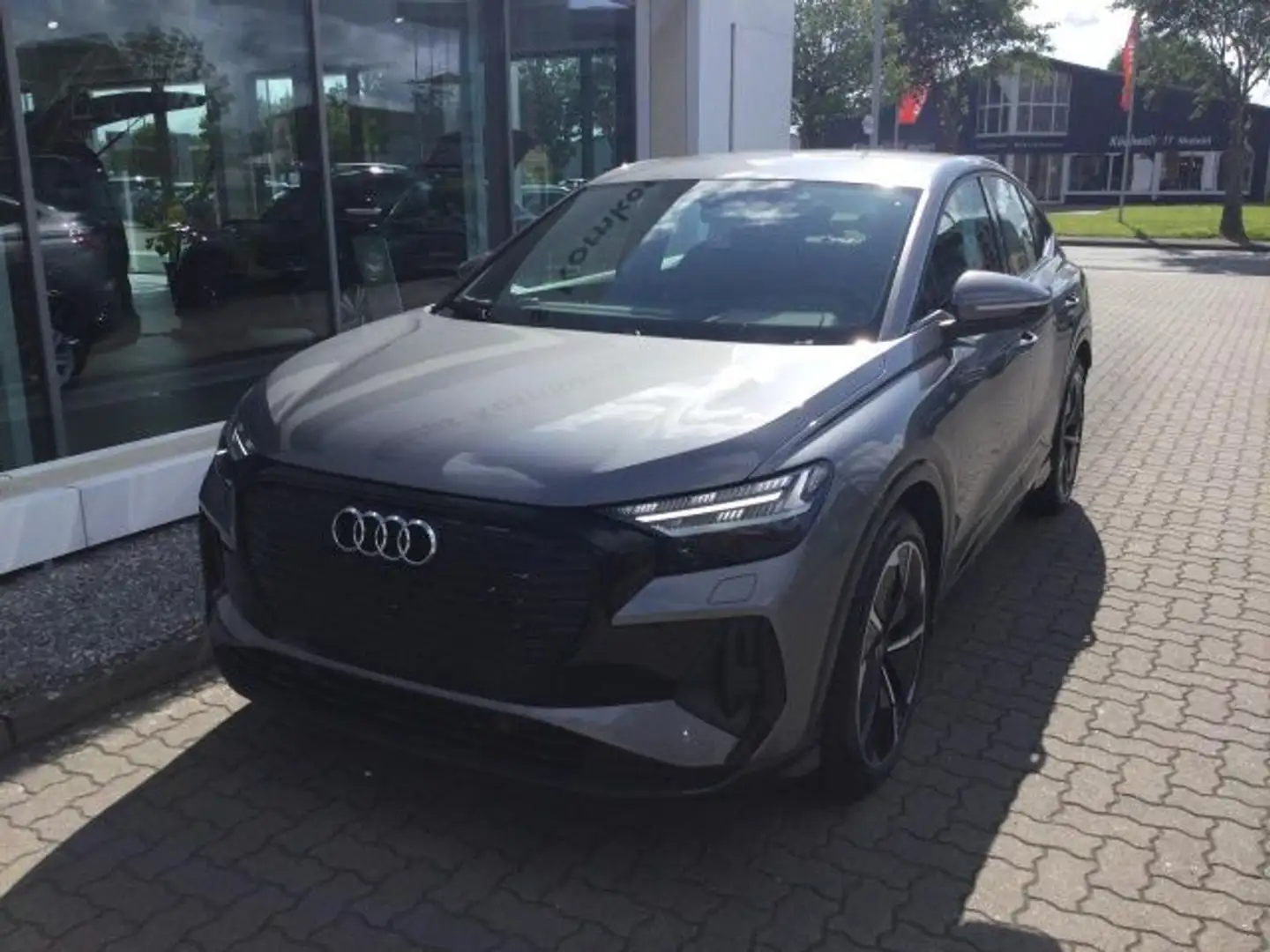 Audi Q4 e-tron Q4 45 Sportback e-tron S-Line 77kwh GAR 03.27 Navi Grau - 2