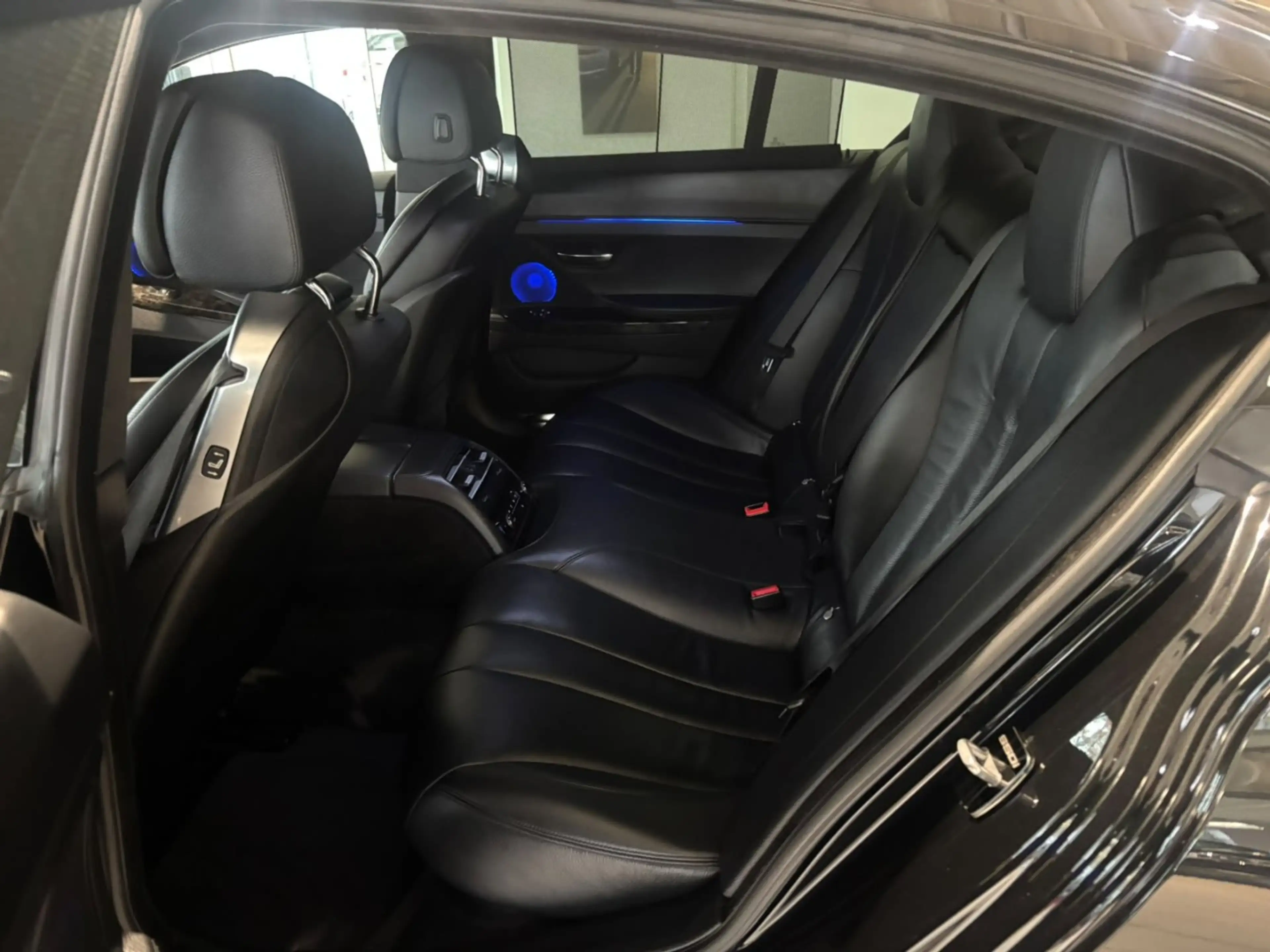 BMW 650 i xDrive M-Paket*HUD/PANO/H&K* — photo 11