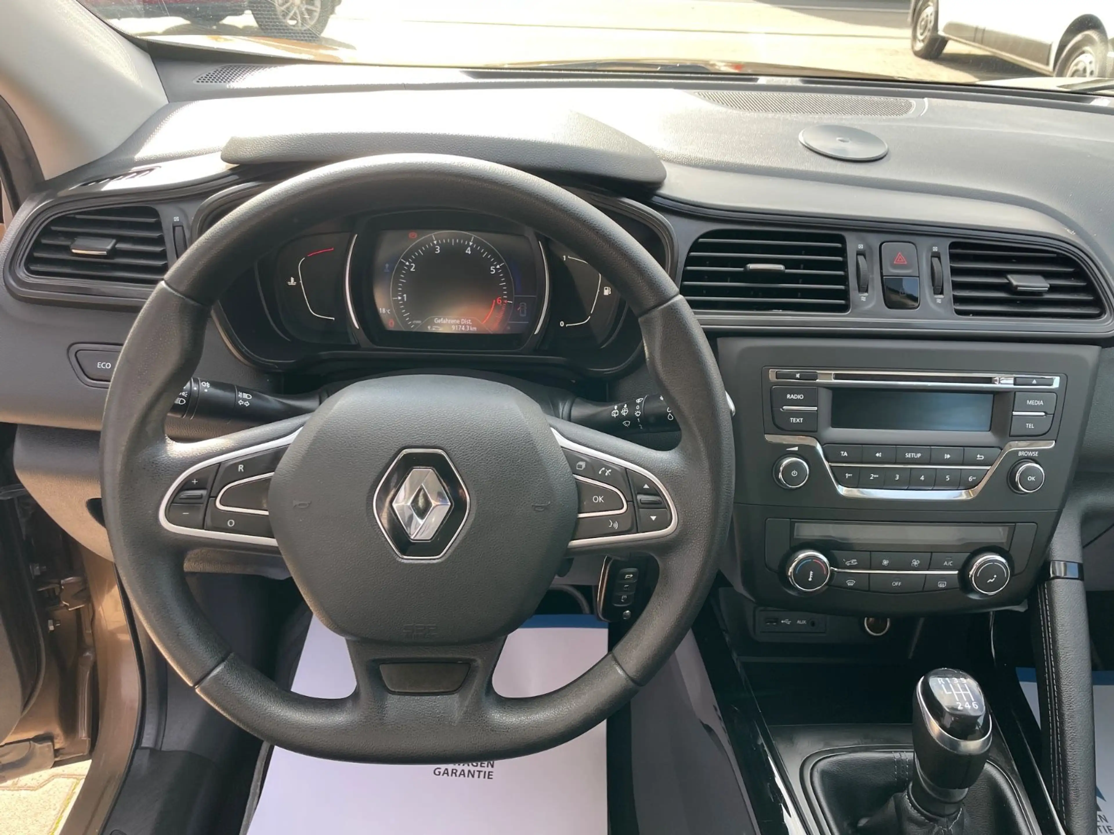 Renault Kadjar Life aus 1.Hand TÜV-AU 05-2027 — photo 8