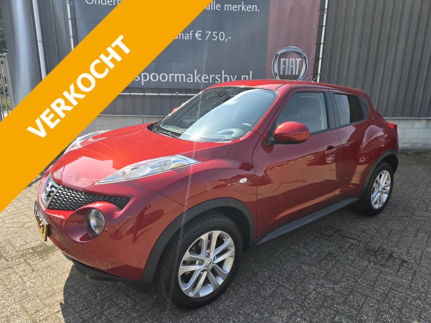 Nissan Juke 1.6 117pk S&amp;S Business Edition Rood - 1