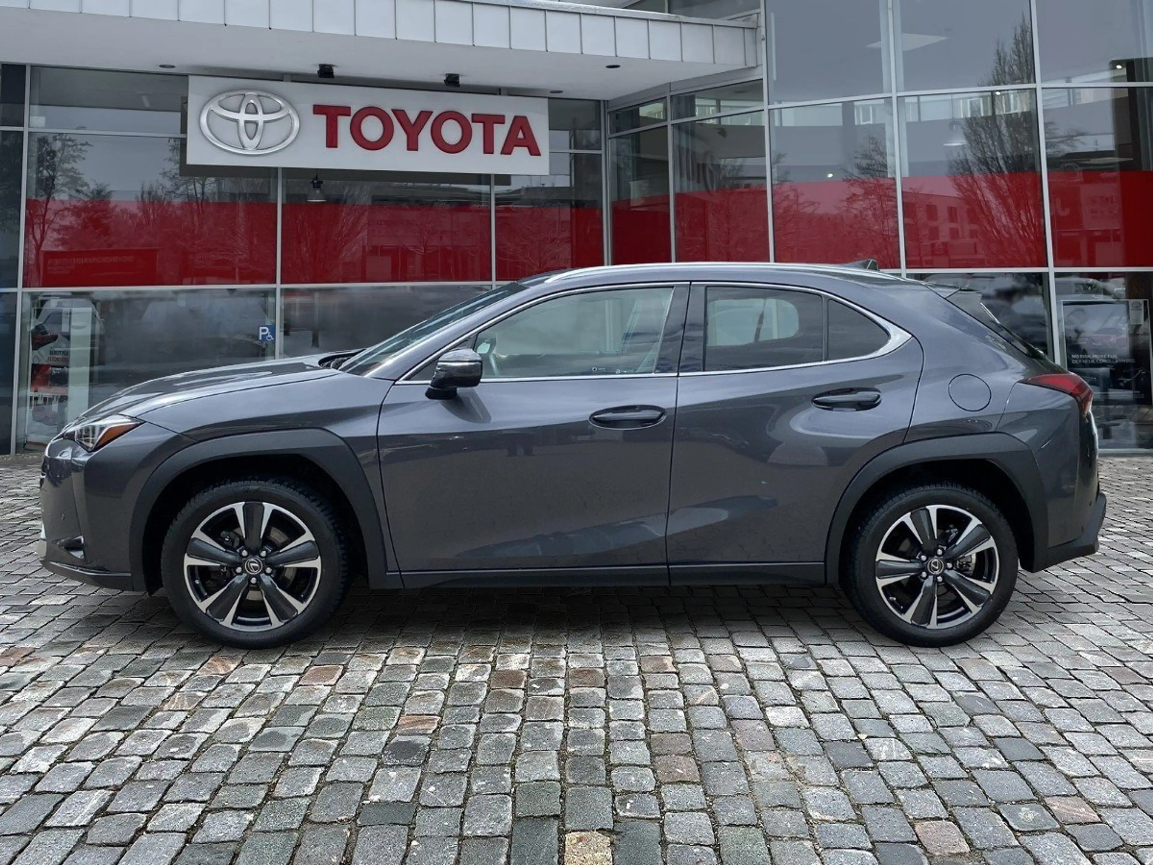 Lexus UX 250h UX 250 h Style Edition zuverlässiger Crossover — photo 3