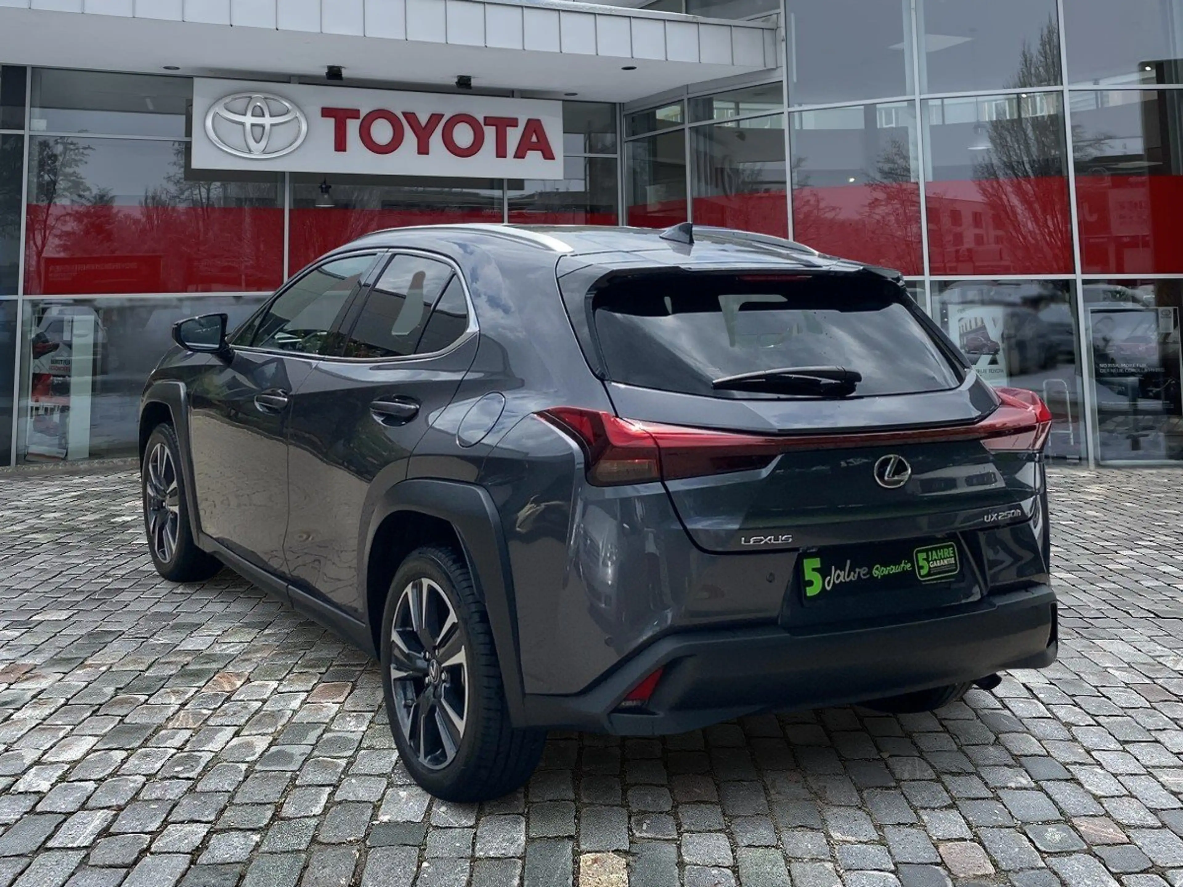 Lexus UX 250h UX 250 h Style Edition zuverlässiger Crossover — photo 4