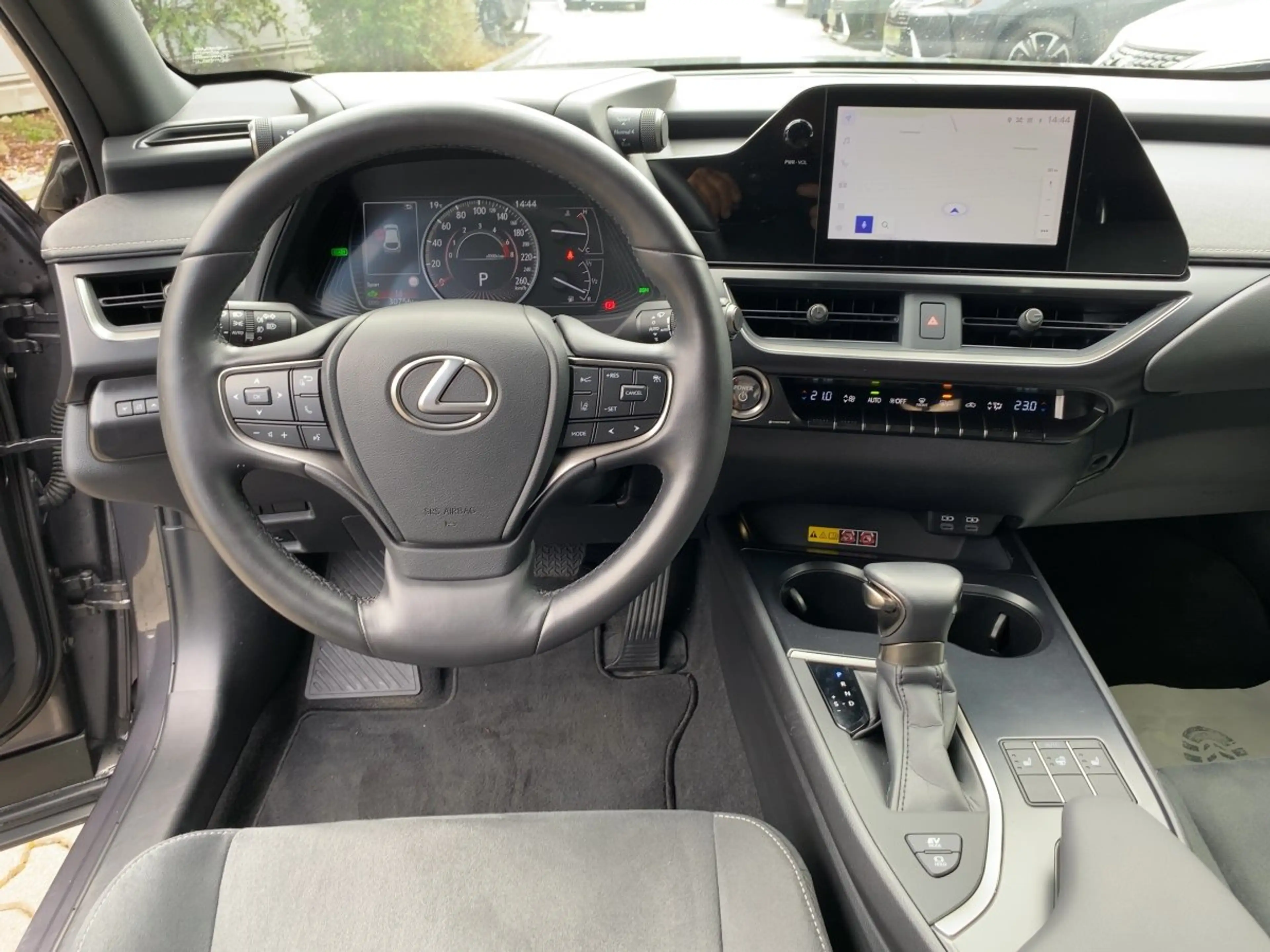 Lexus UX 250h UX 250 h Style Edition zuverlässiger Crossover — photo 12