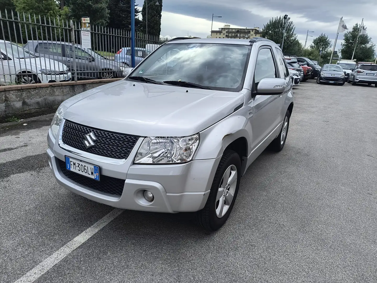 Suzuki Grand Vitara 1.9 ddis offroad 3p E5 Stříbrná - 1