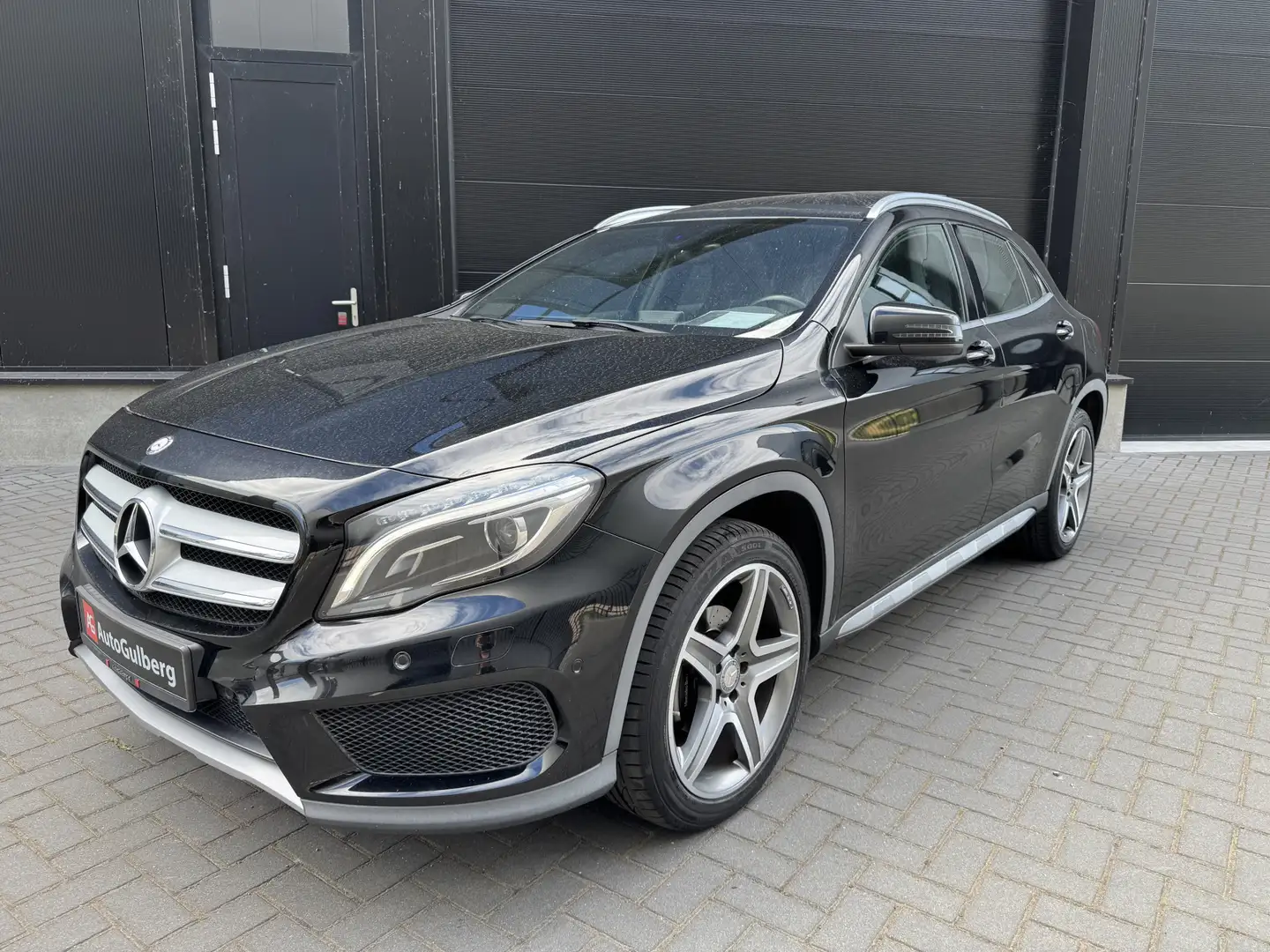 Mercedes-Benz GLA 180 Prestige AMG Leder, Pano, Camera, Spiegel/ Design/ Zwart - 1