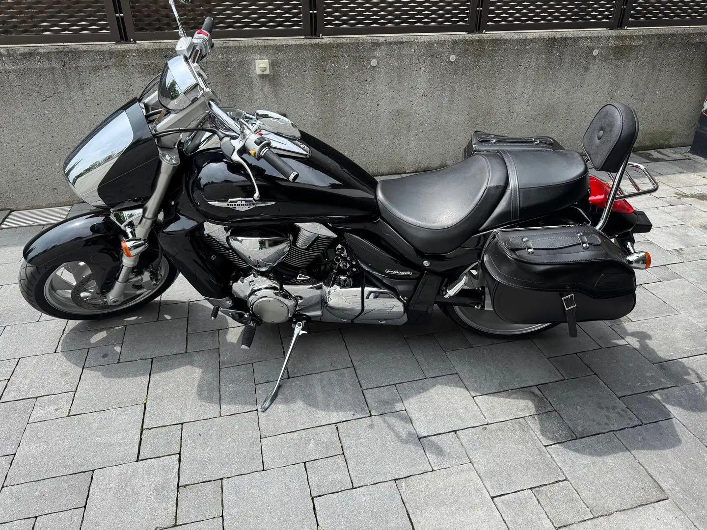 Suzuki VZR 1800 Zwart - 1