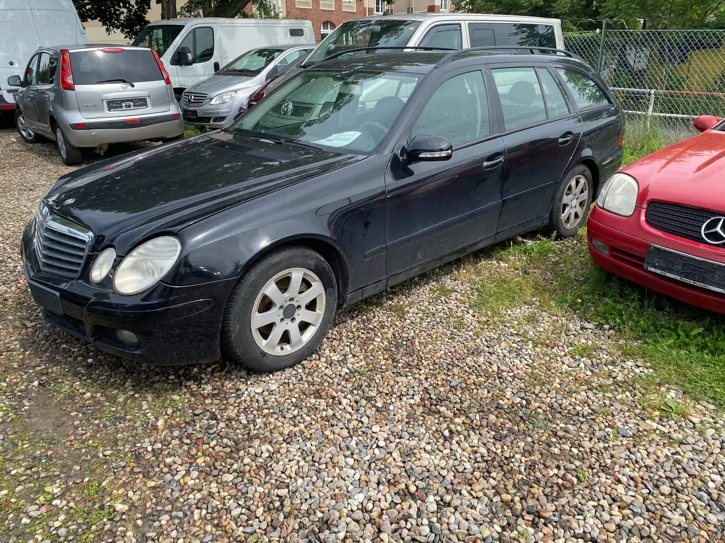 Mercedes-Benz E 220 E220CDI+AutomatikLeder Ausstattung2HAND+Neu TÜV Zwart - 2